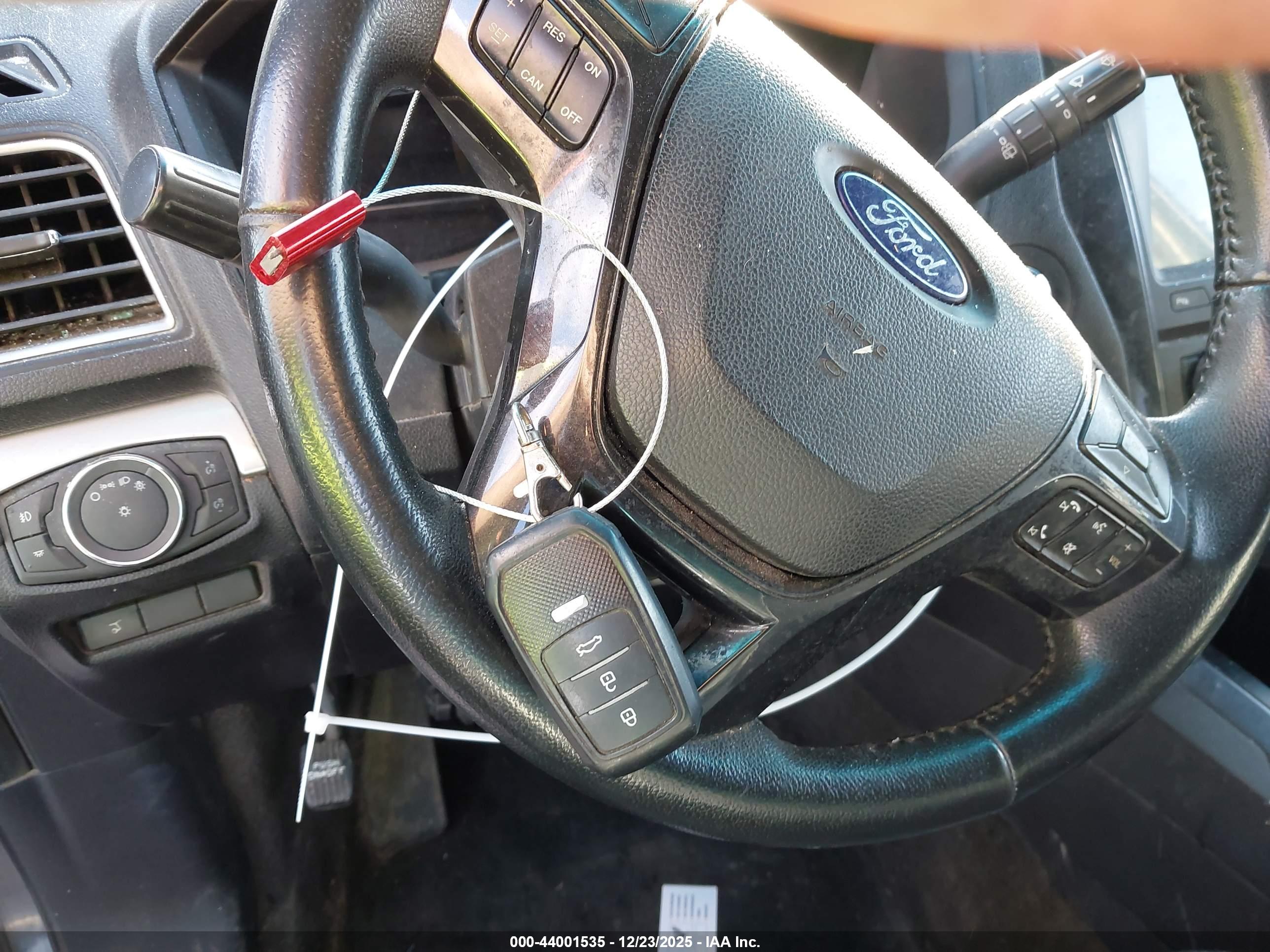 FORD EXPLORER image 11