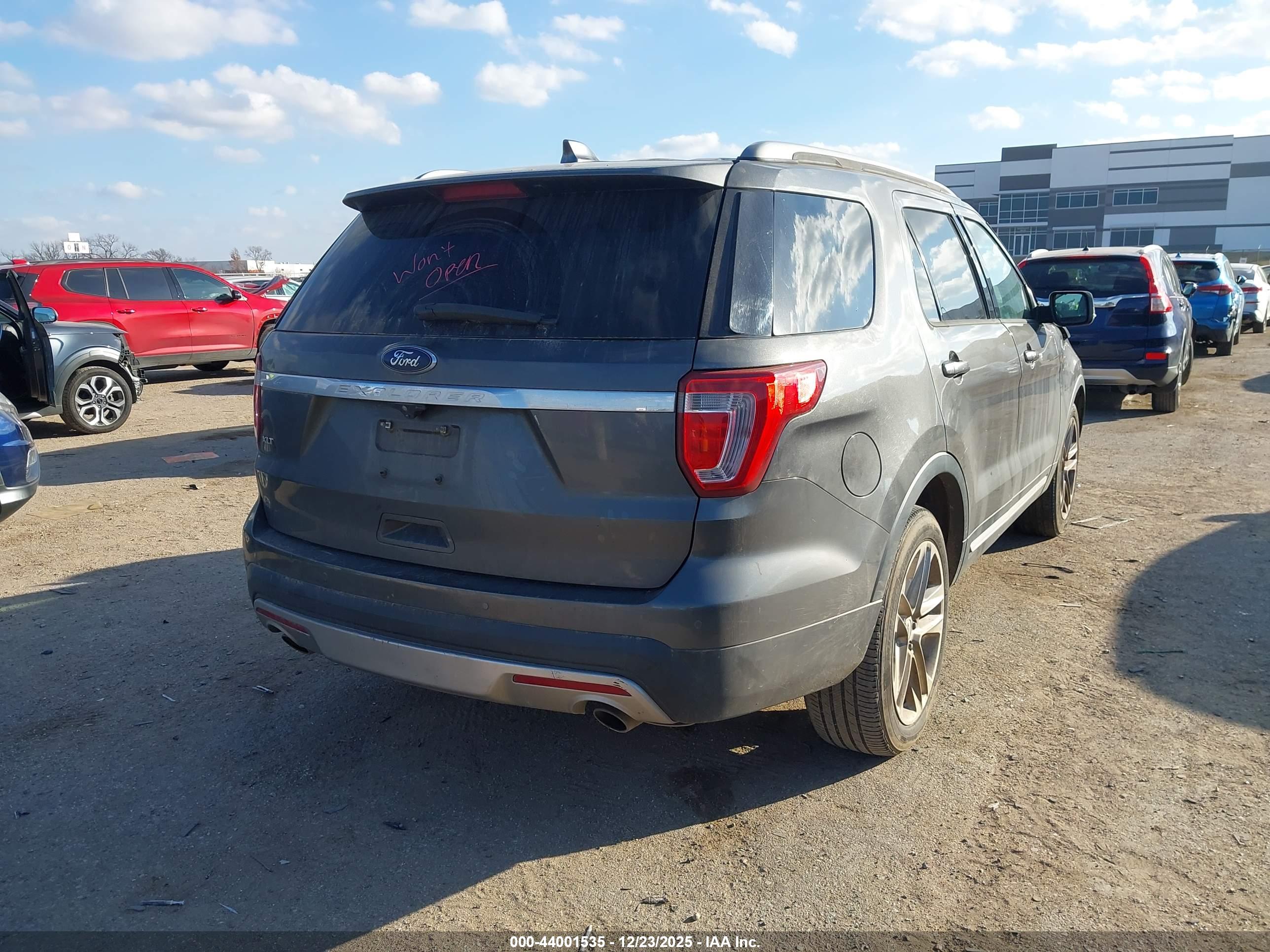 FORD EXPLORER image 4