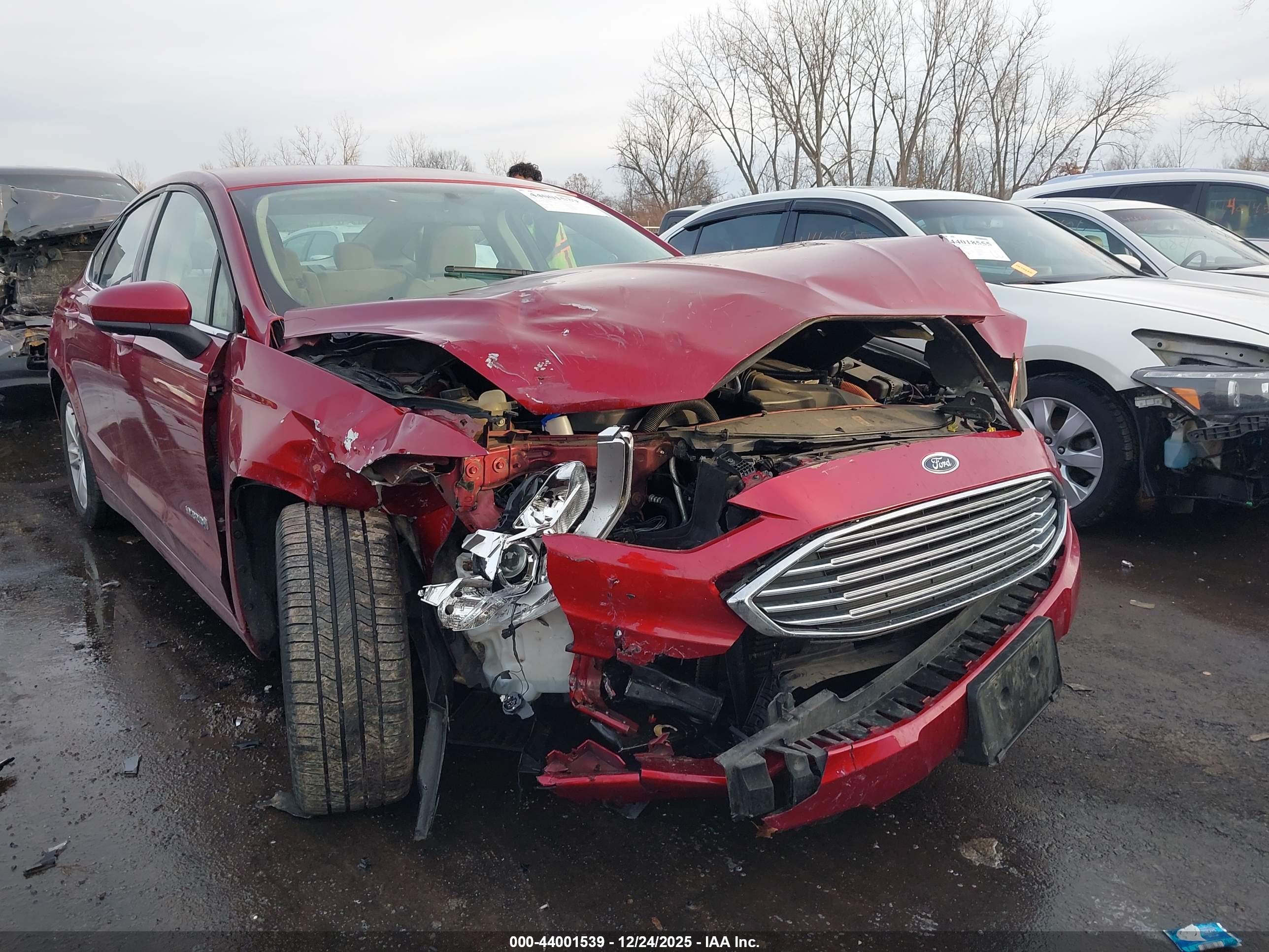 FORD FUSION image 6