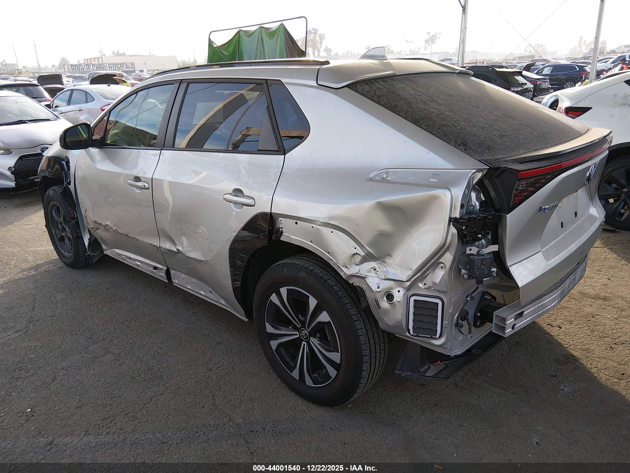 TOYOTA BZ4X image 3