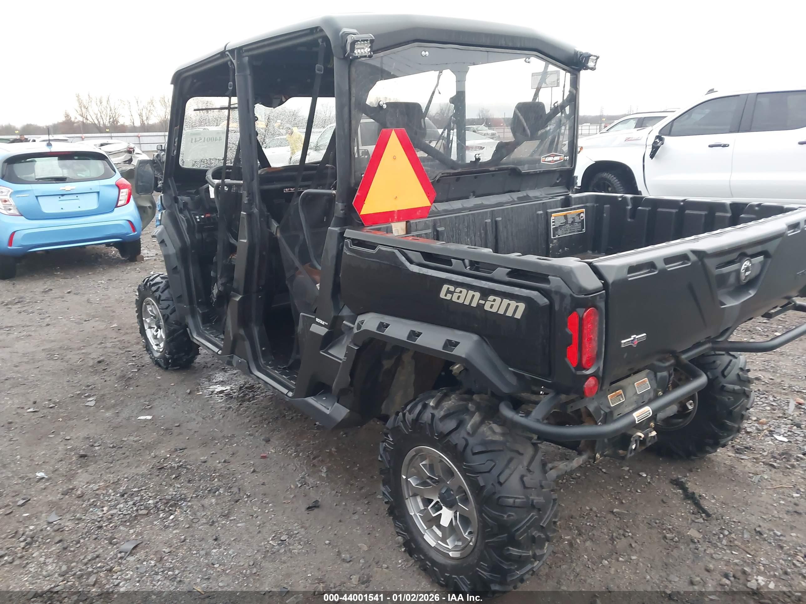 CAN-AM DEFENDER image 3
