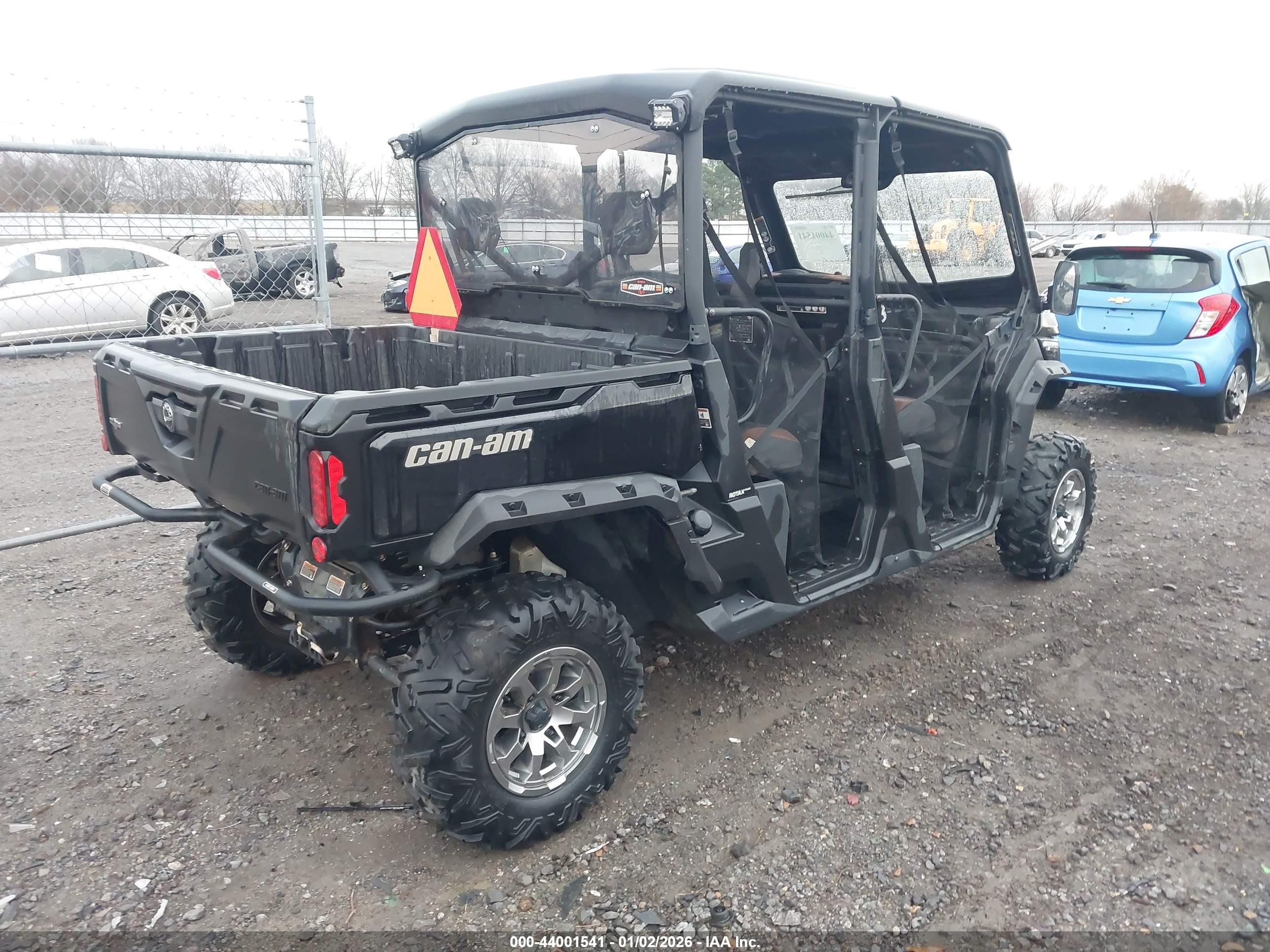 CAN-AM DEFENDER image 4
