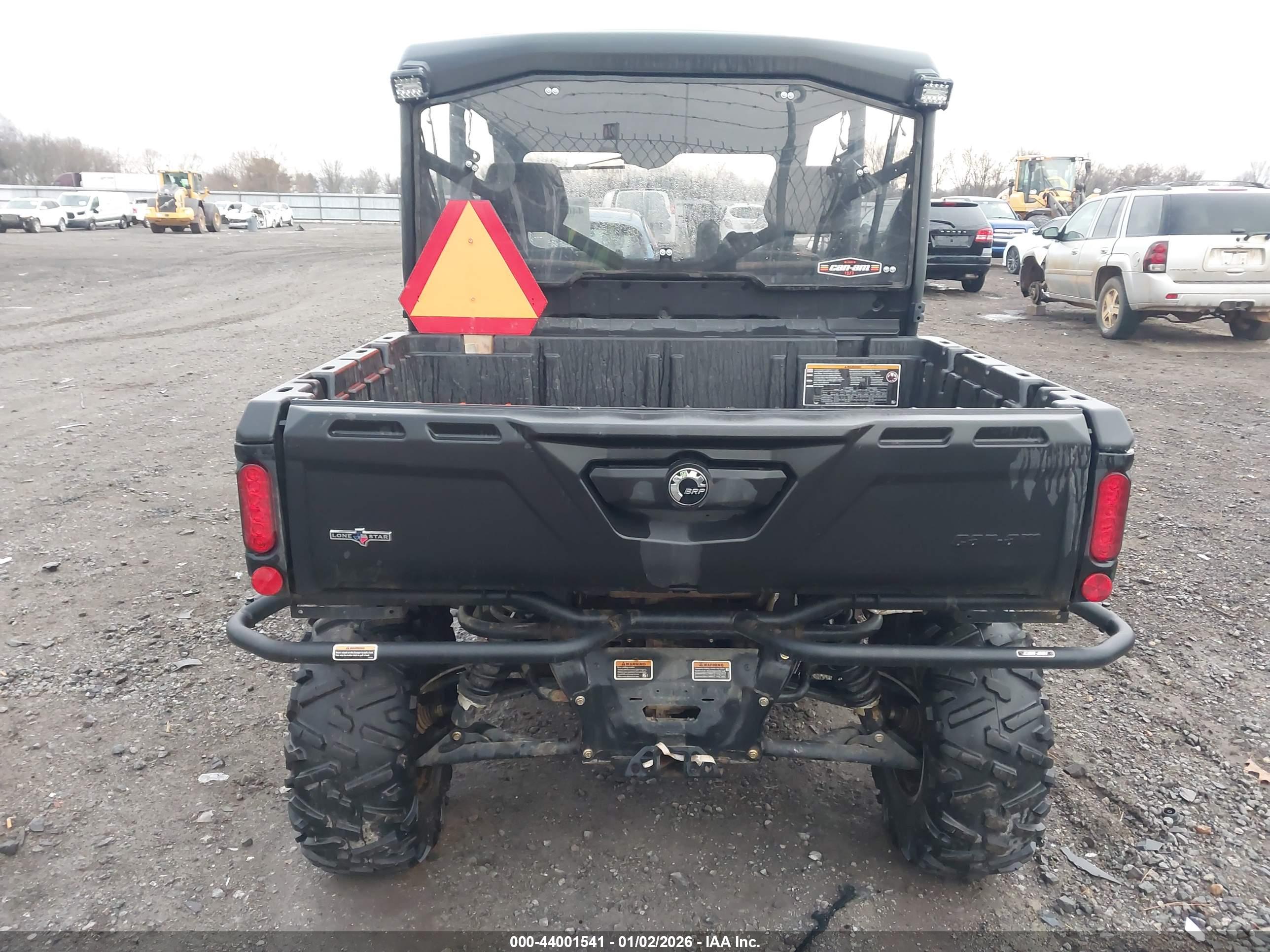 CAN-AM DEFENDER image 6