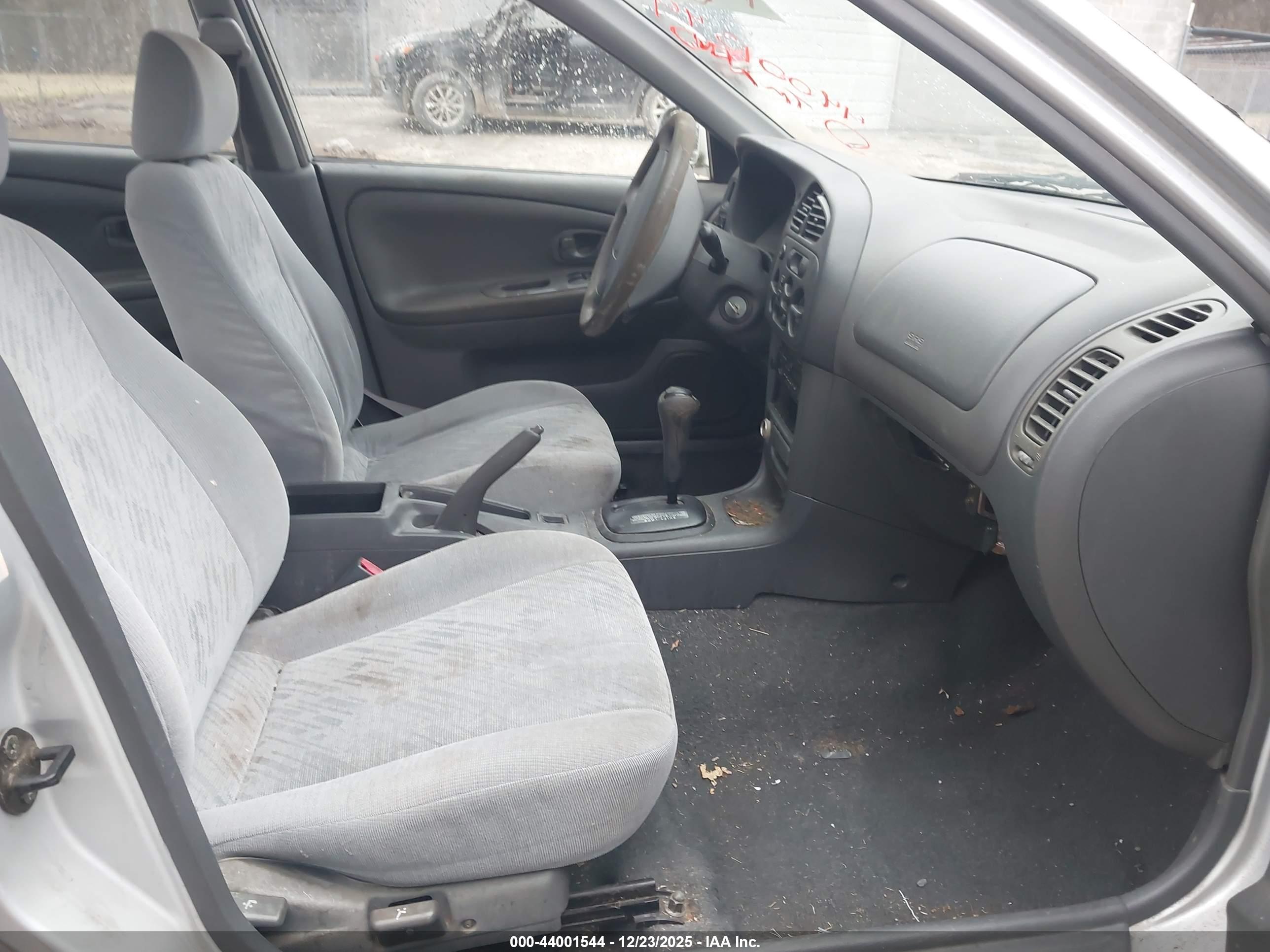 MITSUBISHI MIRAGE image 5