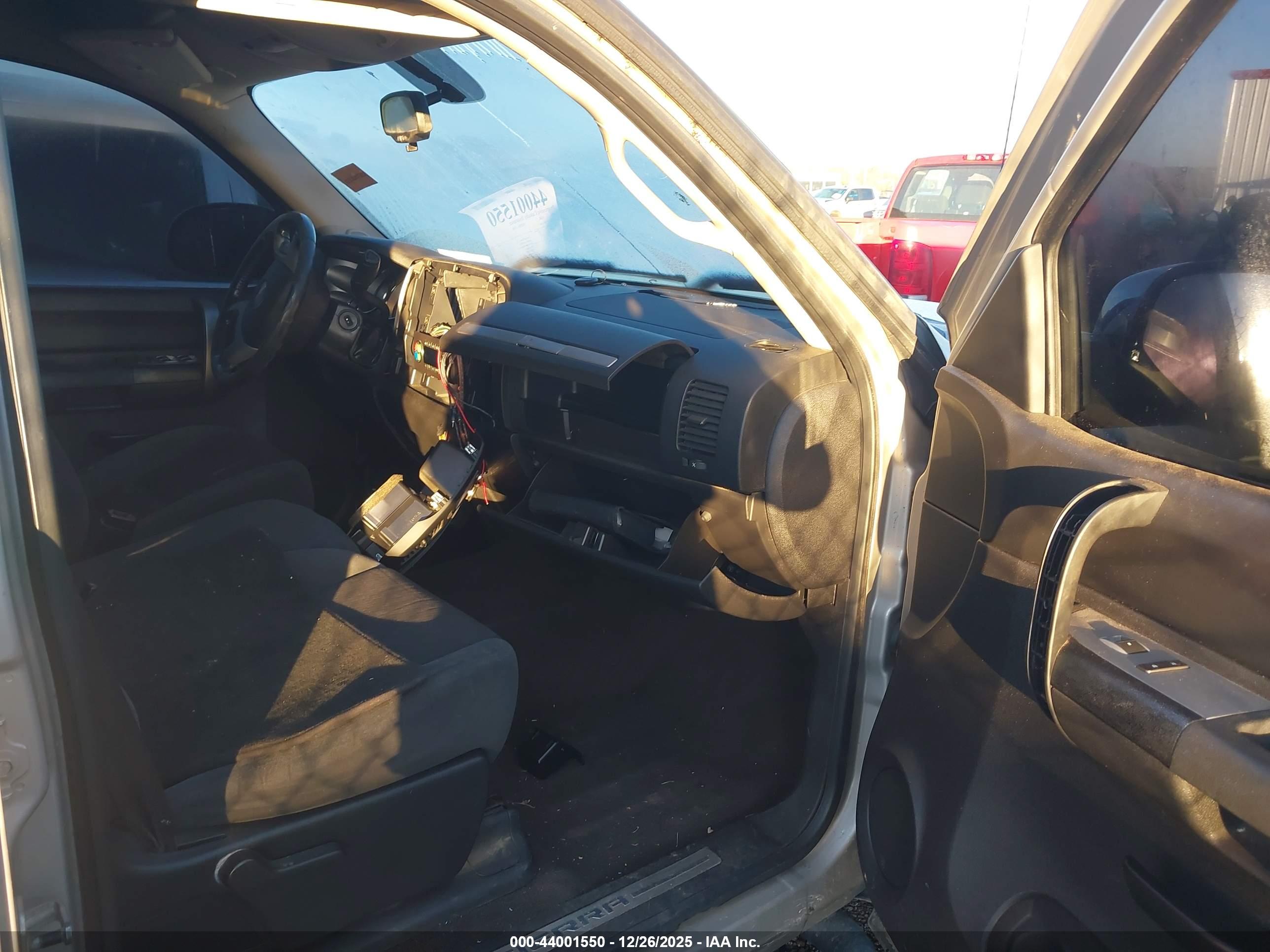 GMC SIERRA image 5
