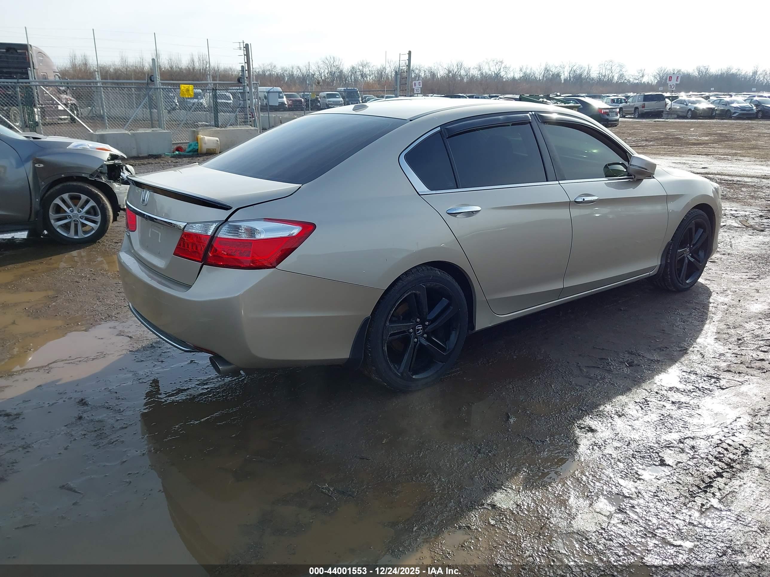 HONDA ACCORD image 4