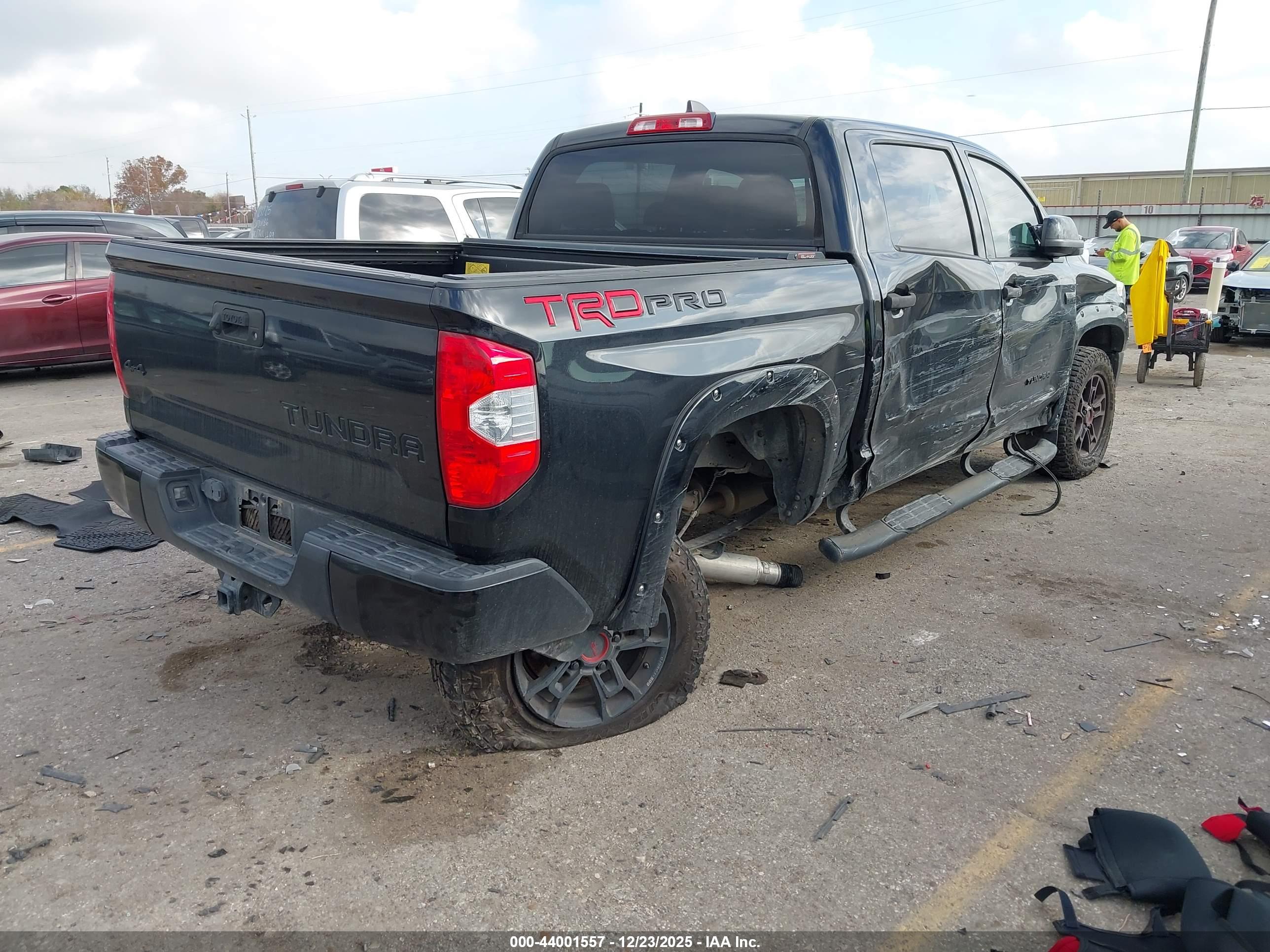 TOYOTA TUNDRA image 4