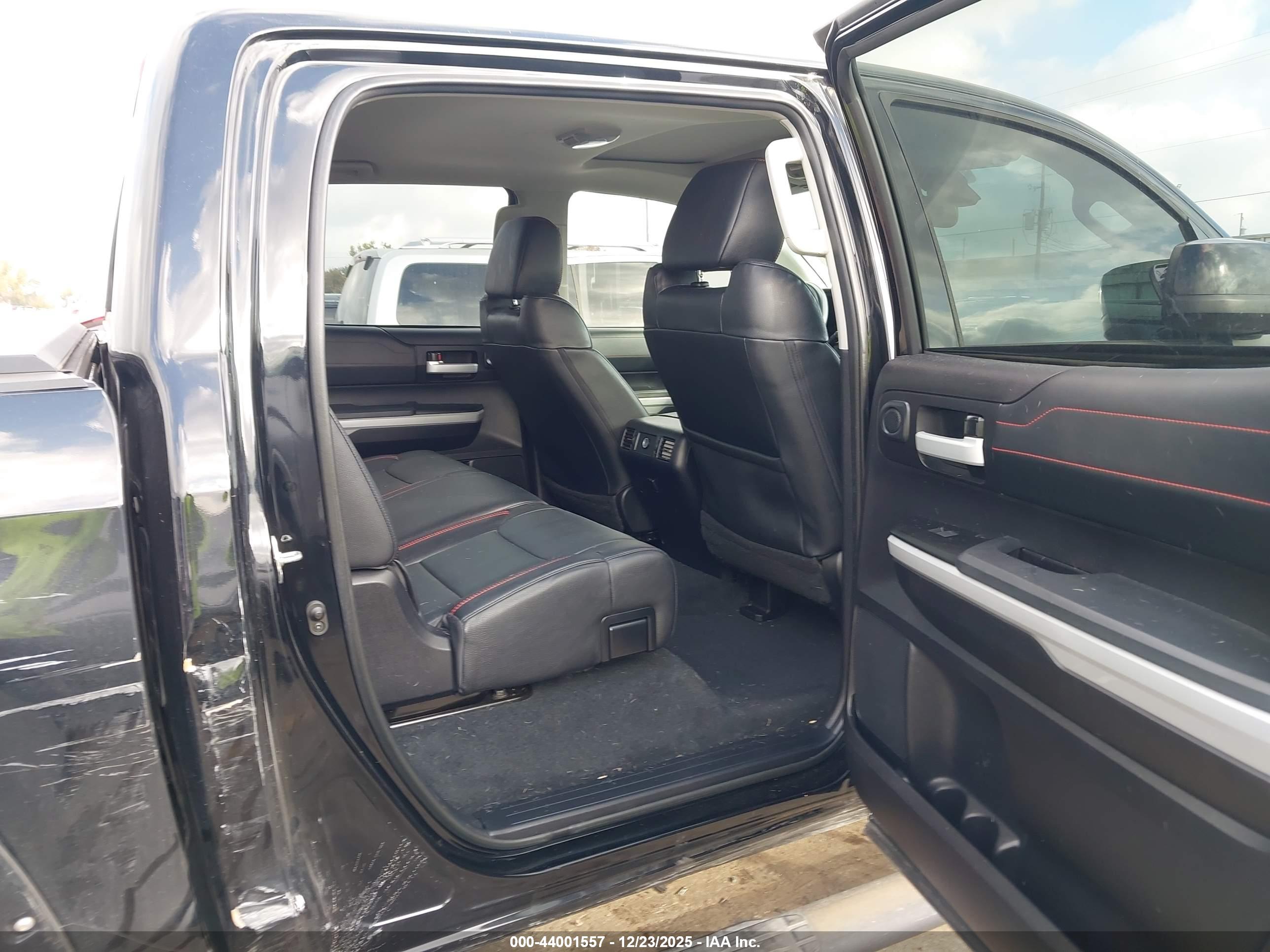 TOYOTA TUNDRA image 8