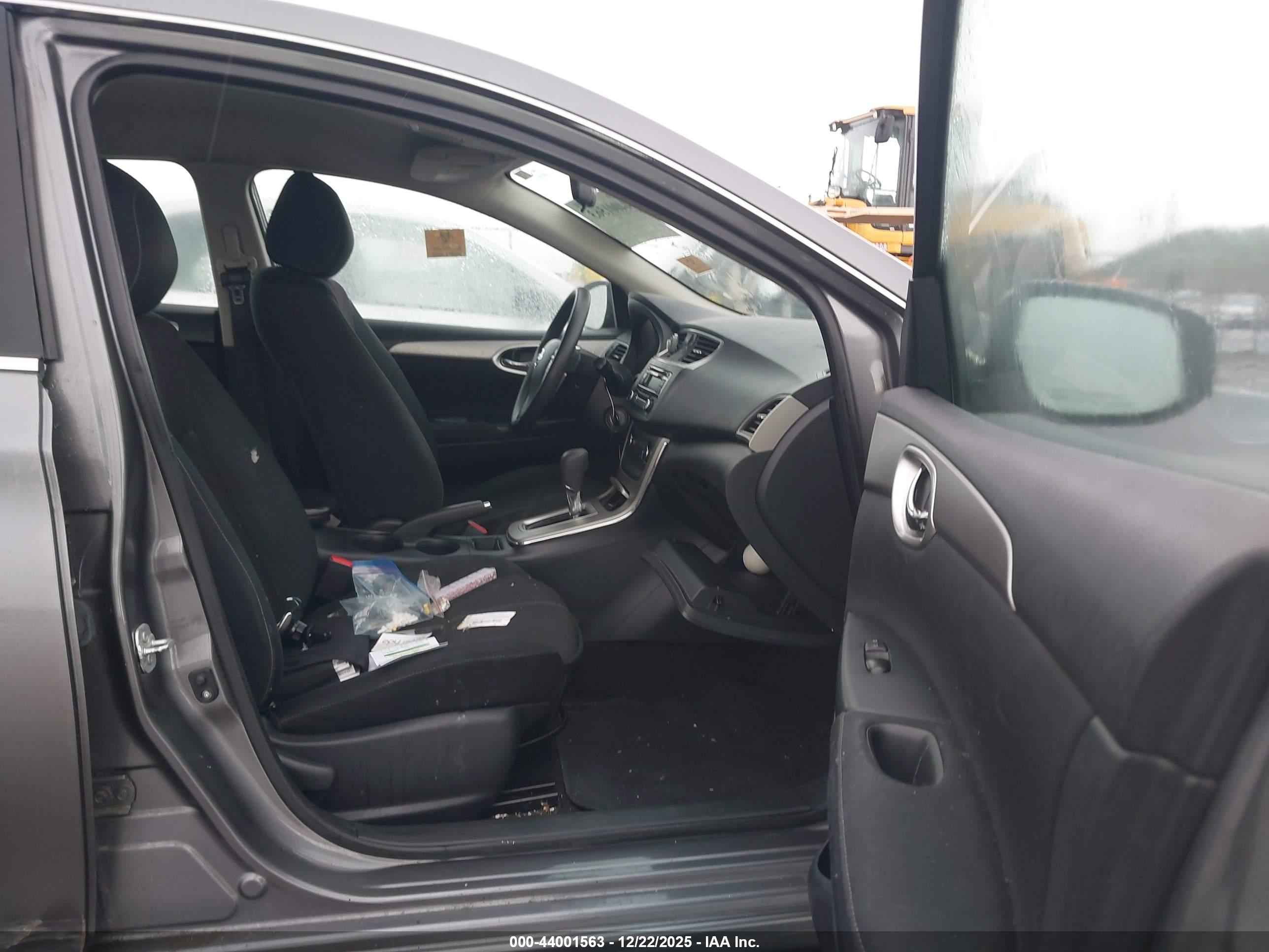 NISSAN SENTRA image 5