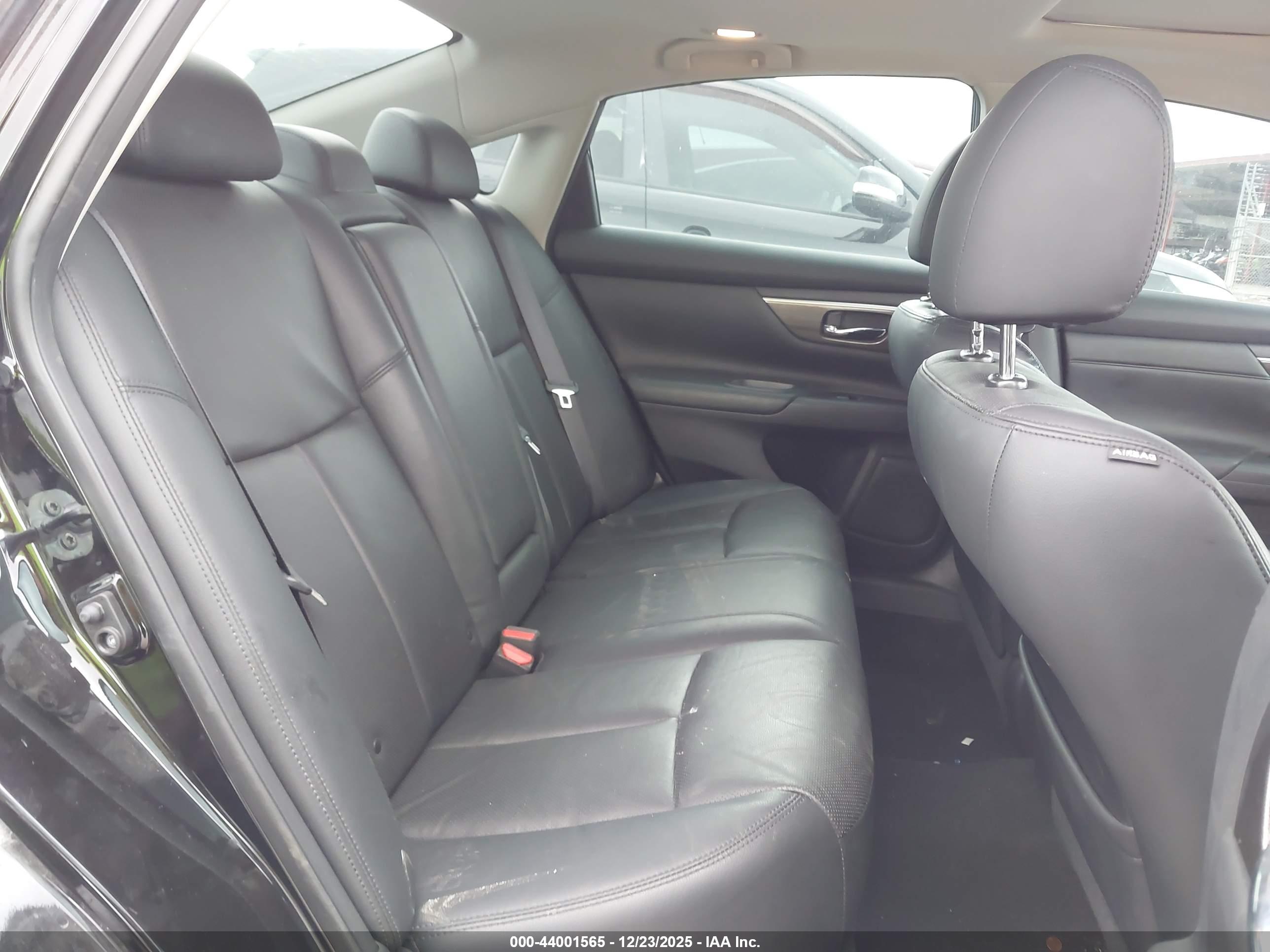 NISSAN ALTIMA image 8