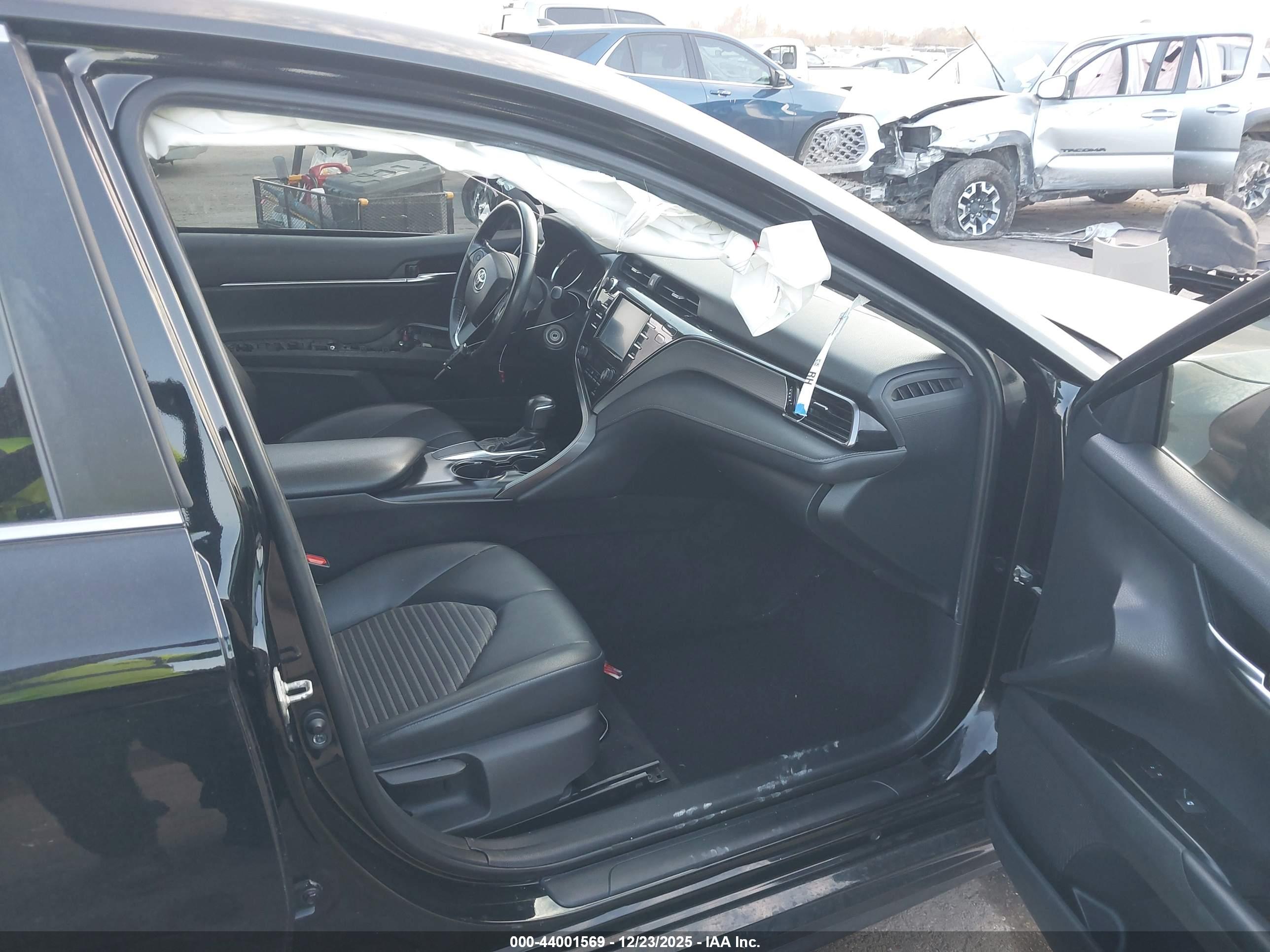 TOYOTA CAMRY image 5