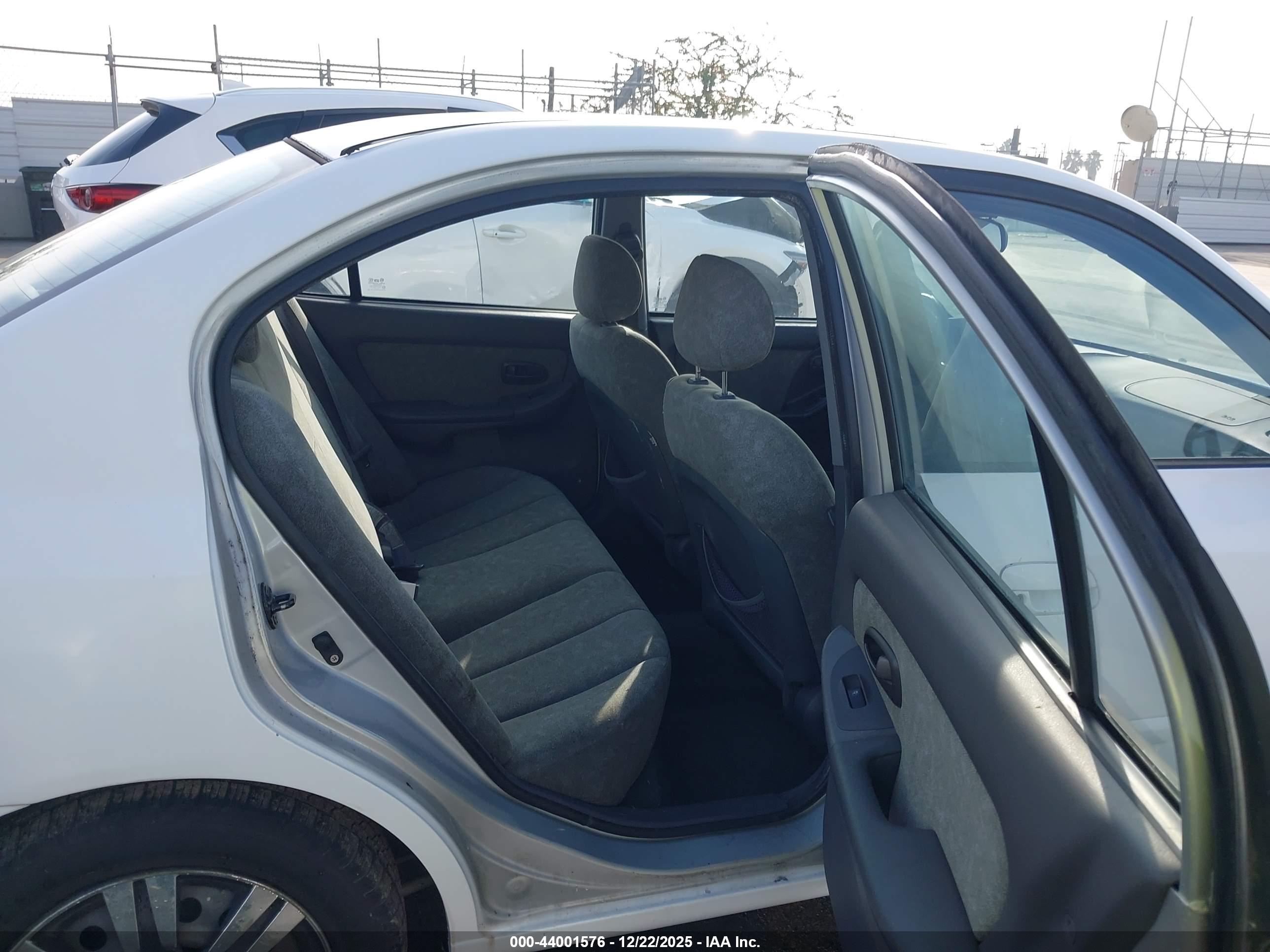 HYUNDAI ELANTRA image 8