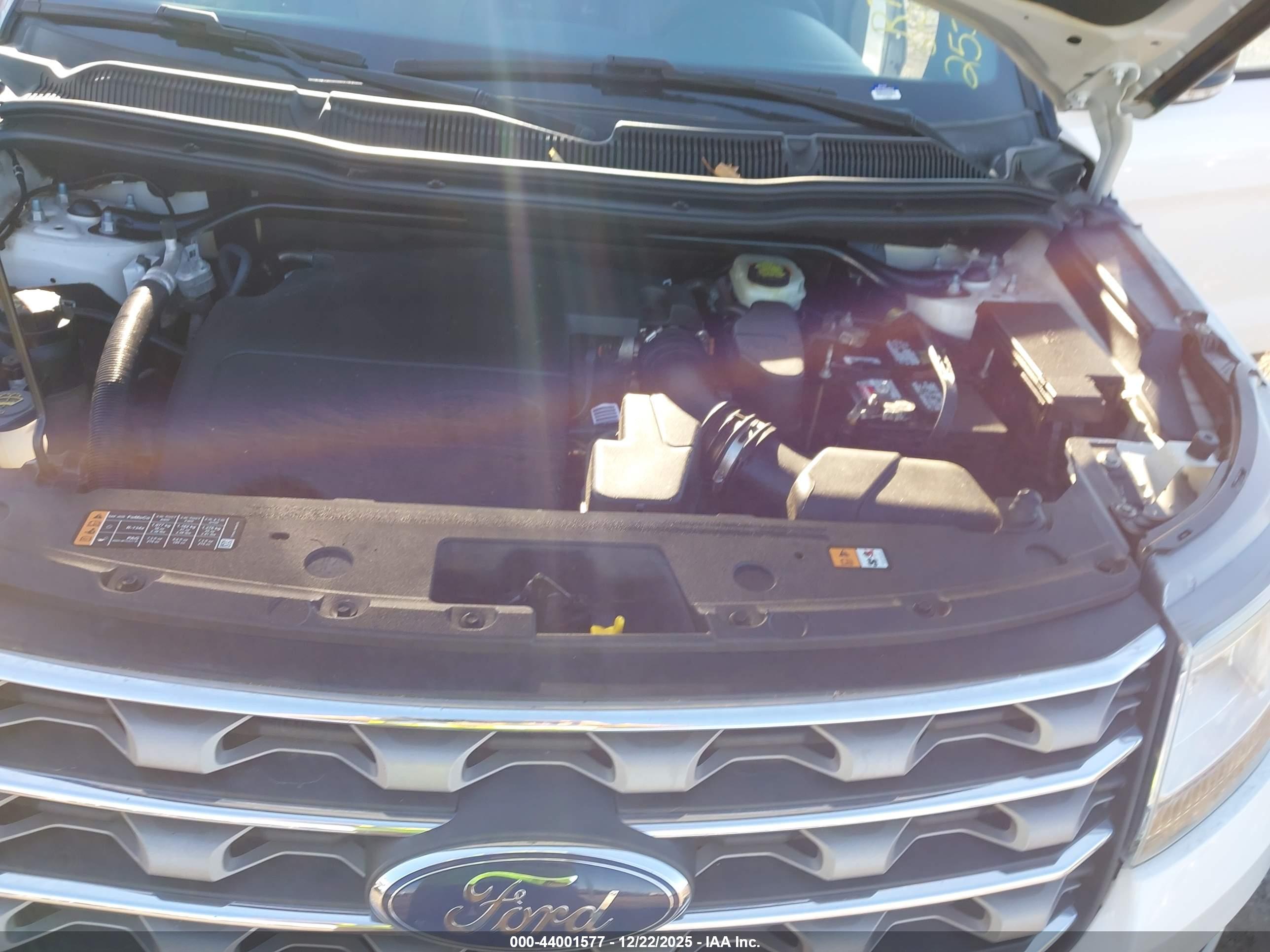 FORD EXPLORER image 10