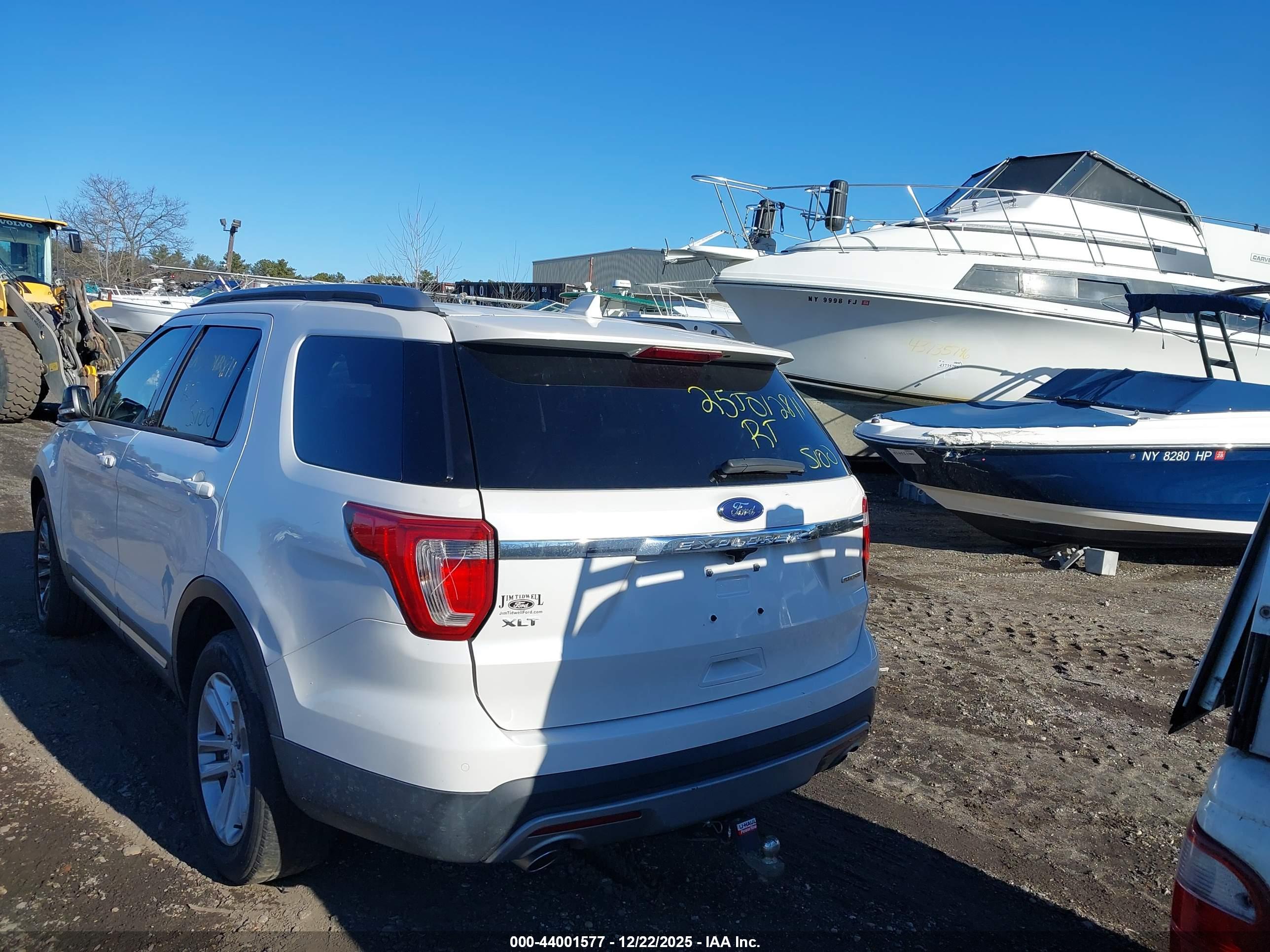 FORD EXPLORER image 3