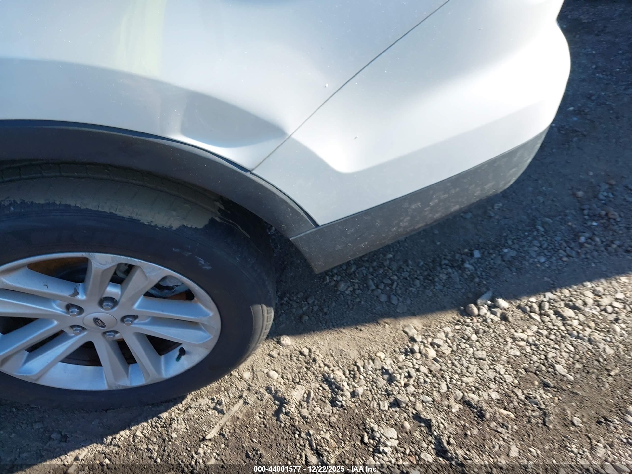 FORD EXPLORER image 6