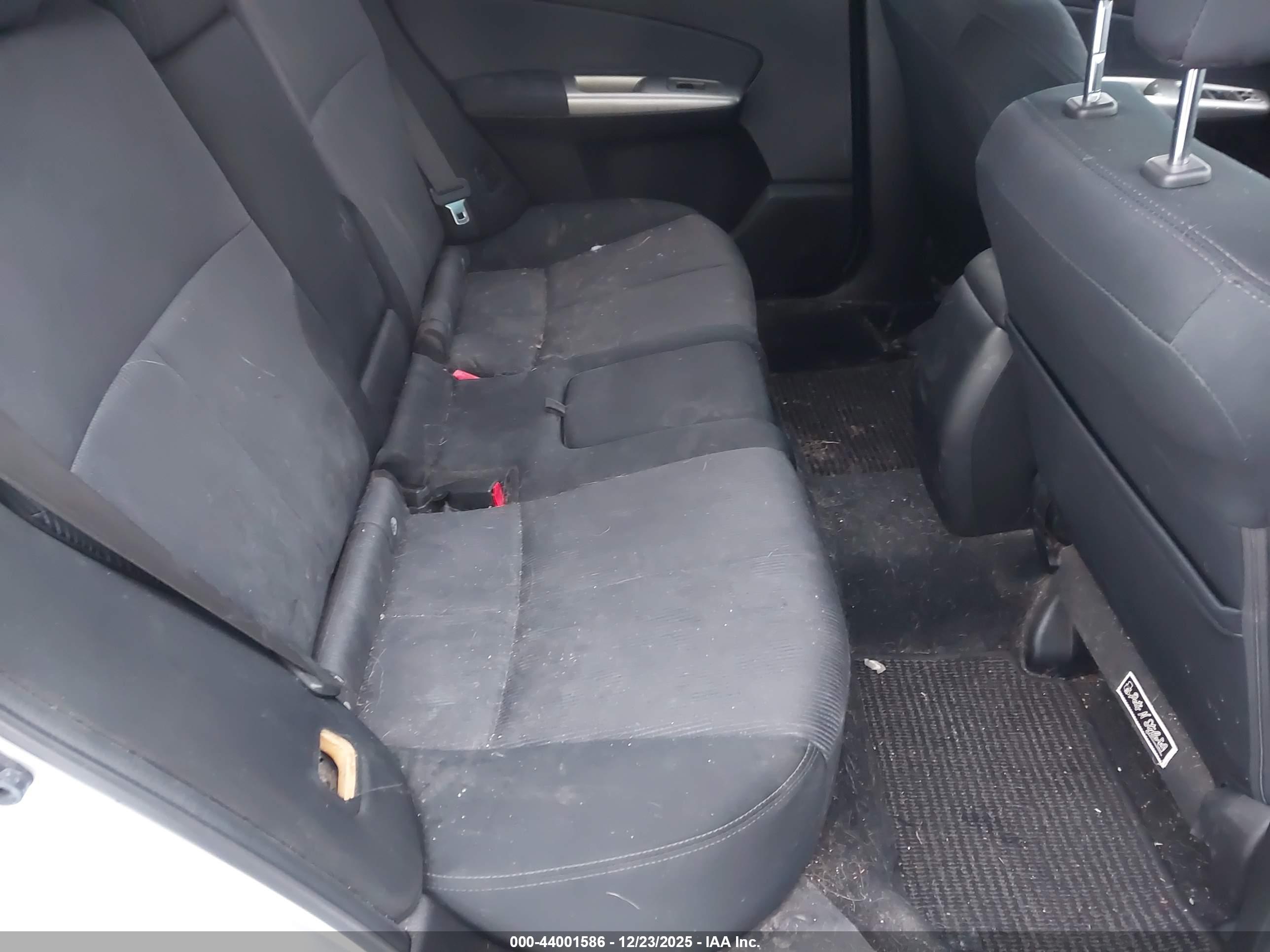 SUBARU FORESTER image 8