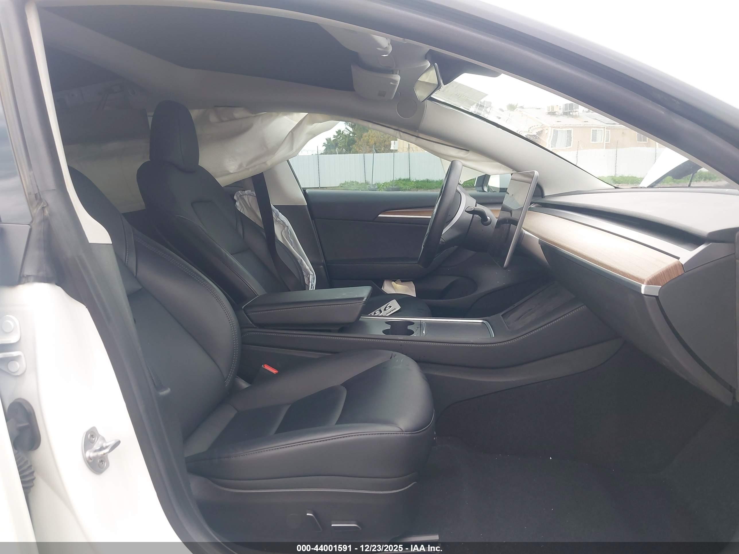 TESLA MODEL image 5