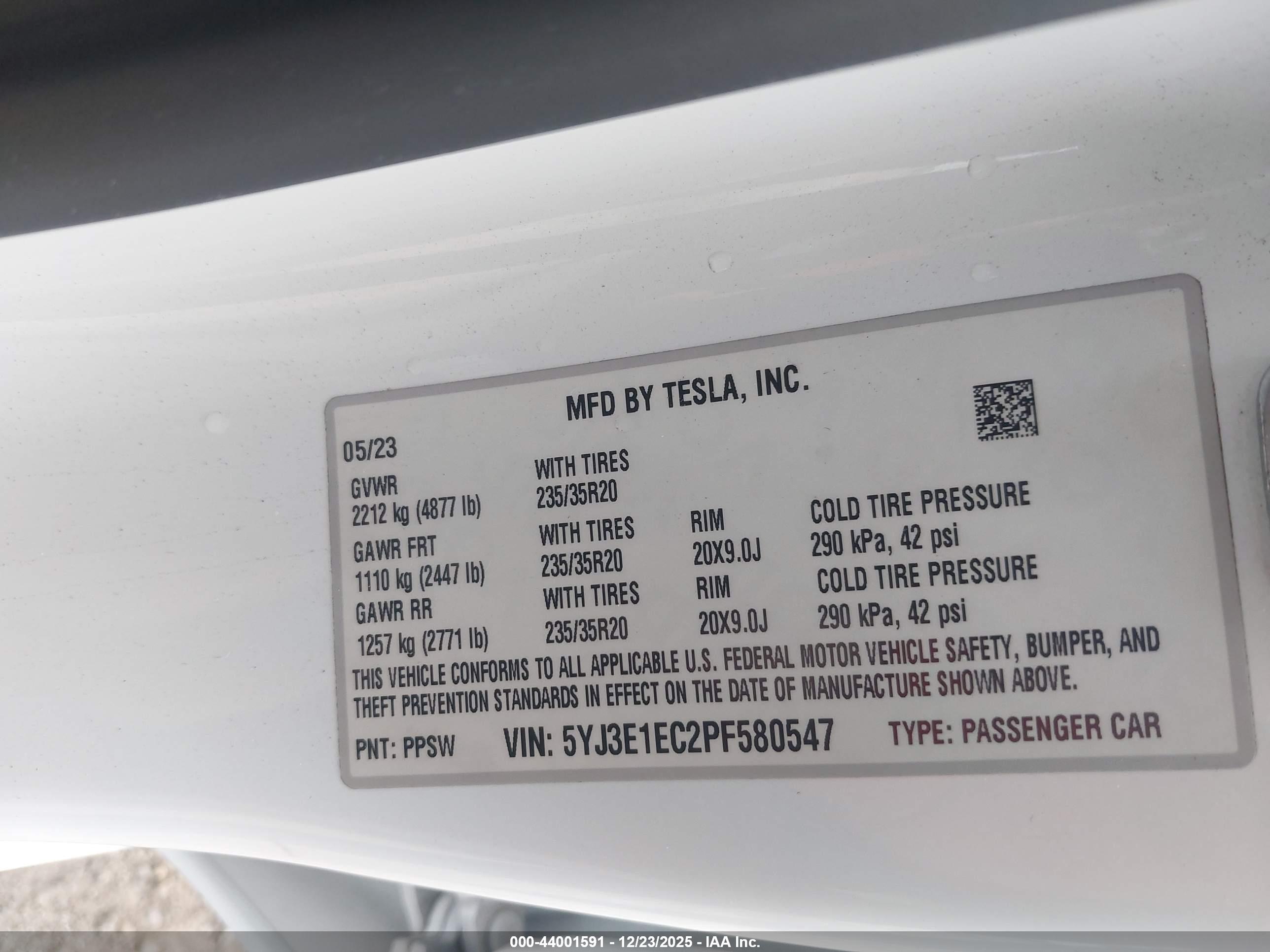TESLA MODEL image 9