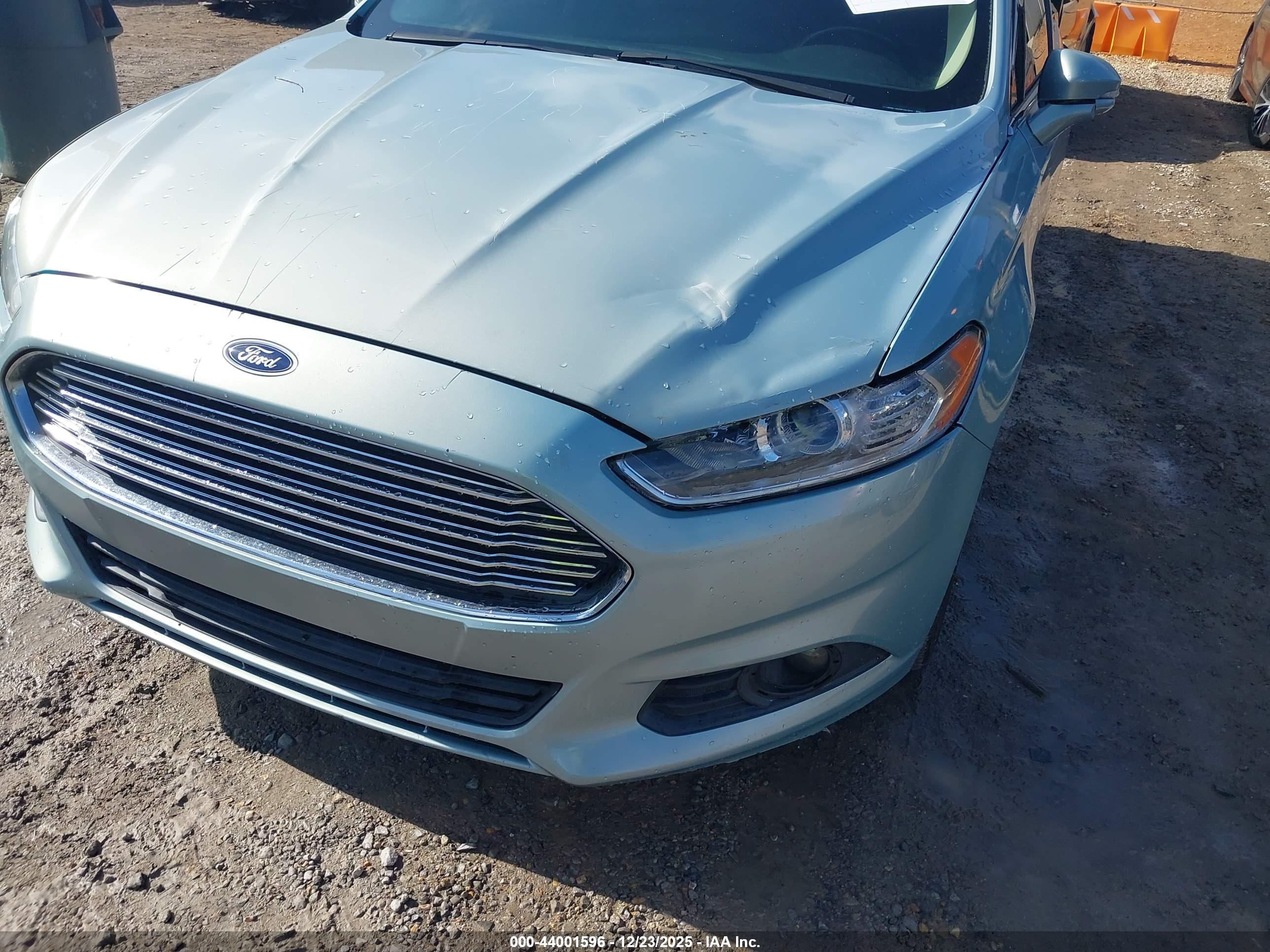 FORD FUSION image 6