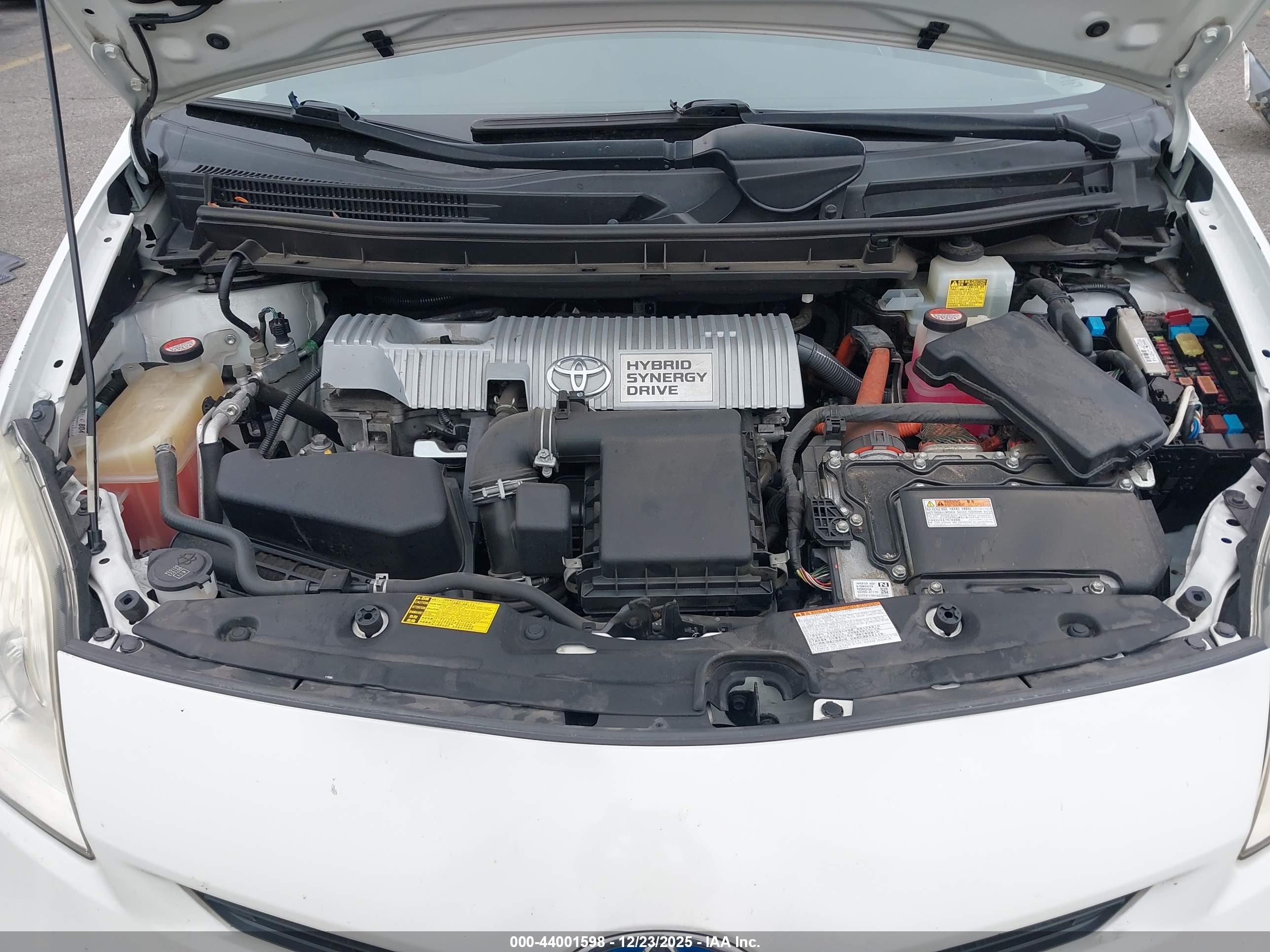 TOYOTA PRIUS image 10