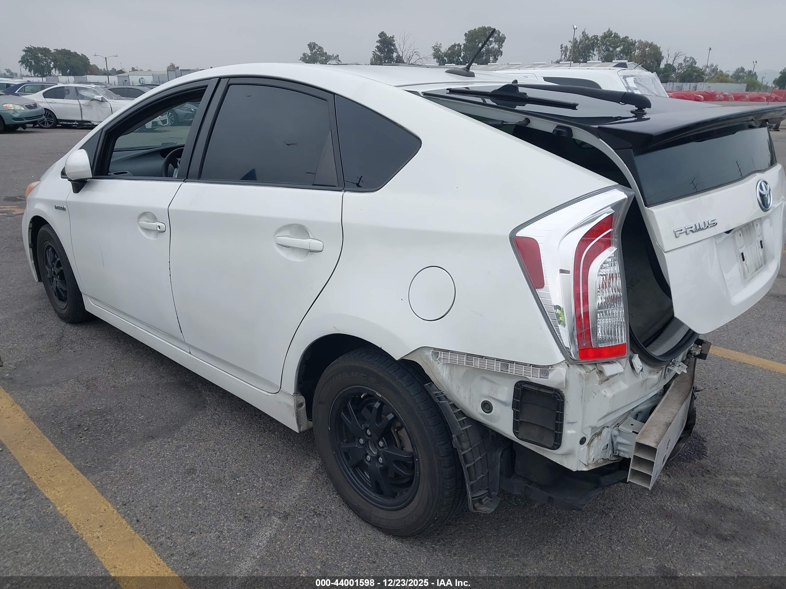 TOYOTA PRIUS image 3