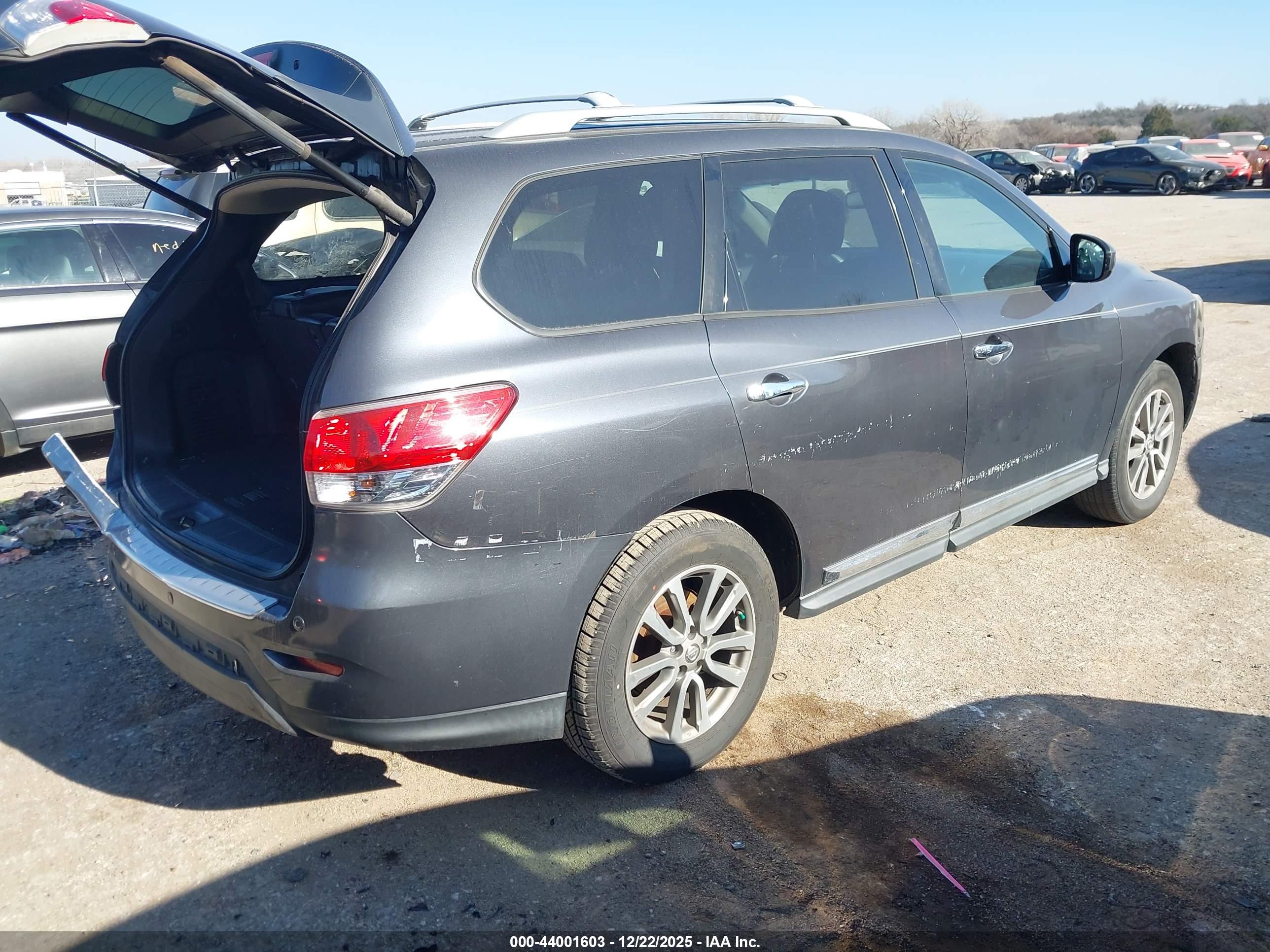 NISSAN PATHFINDER image 4