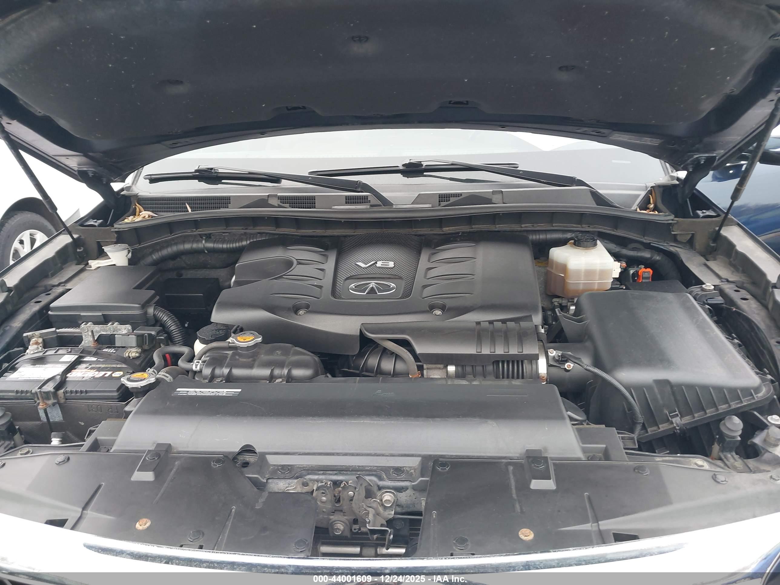 INFINITI QX80 image 10