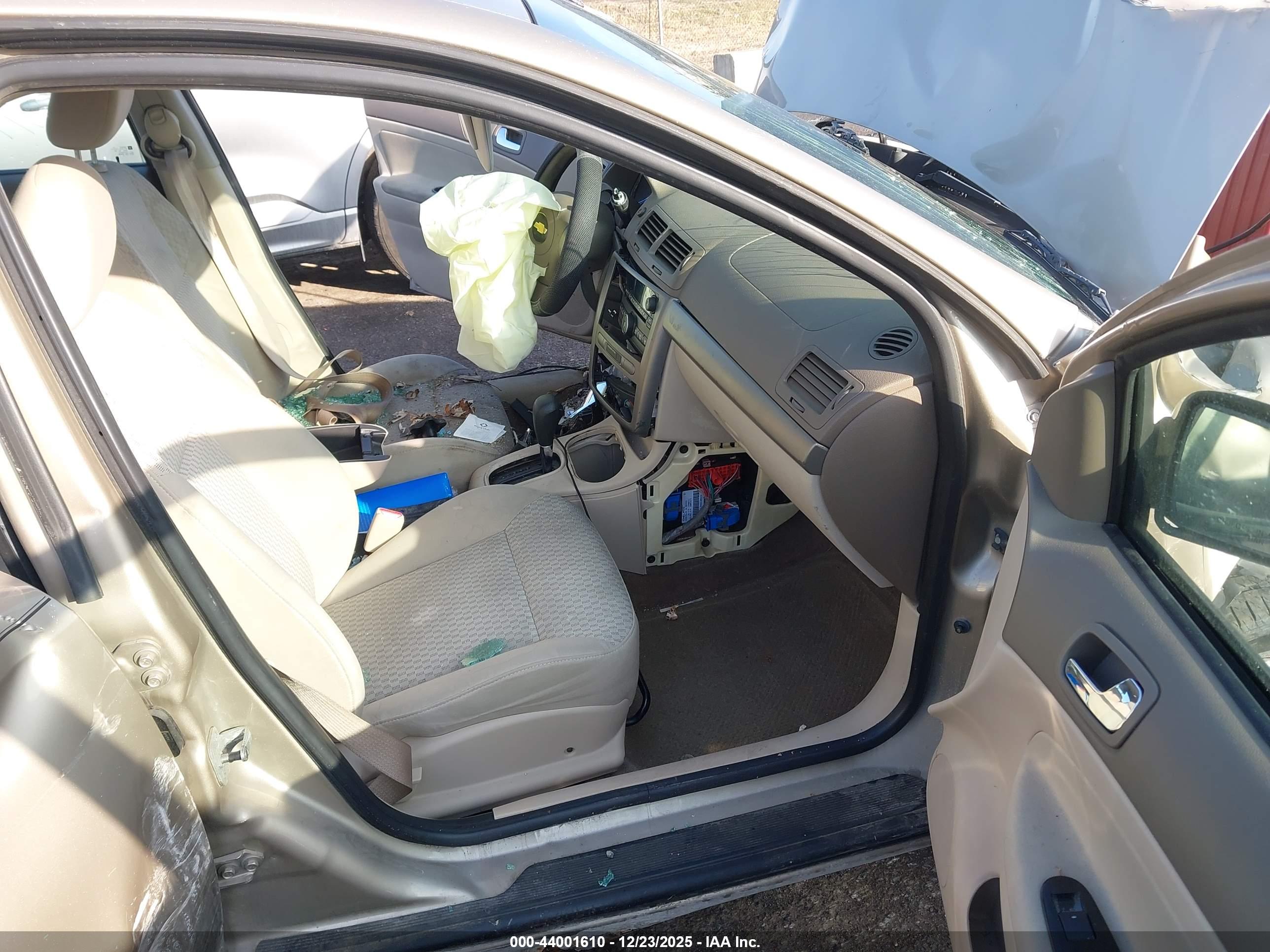 CHEVROLET COBALT image 5