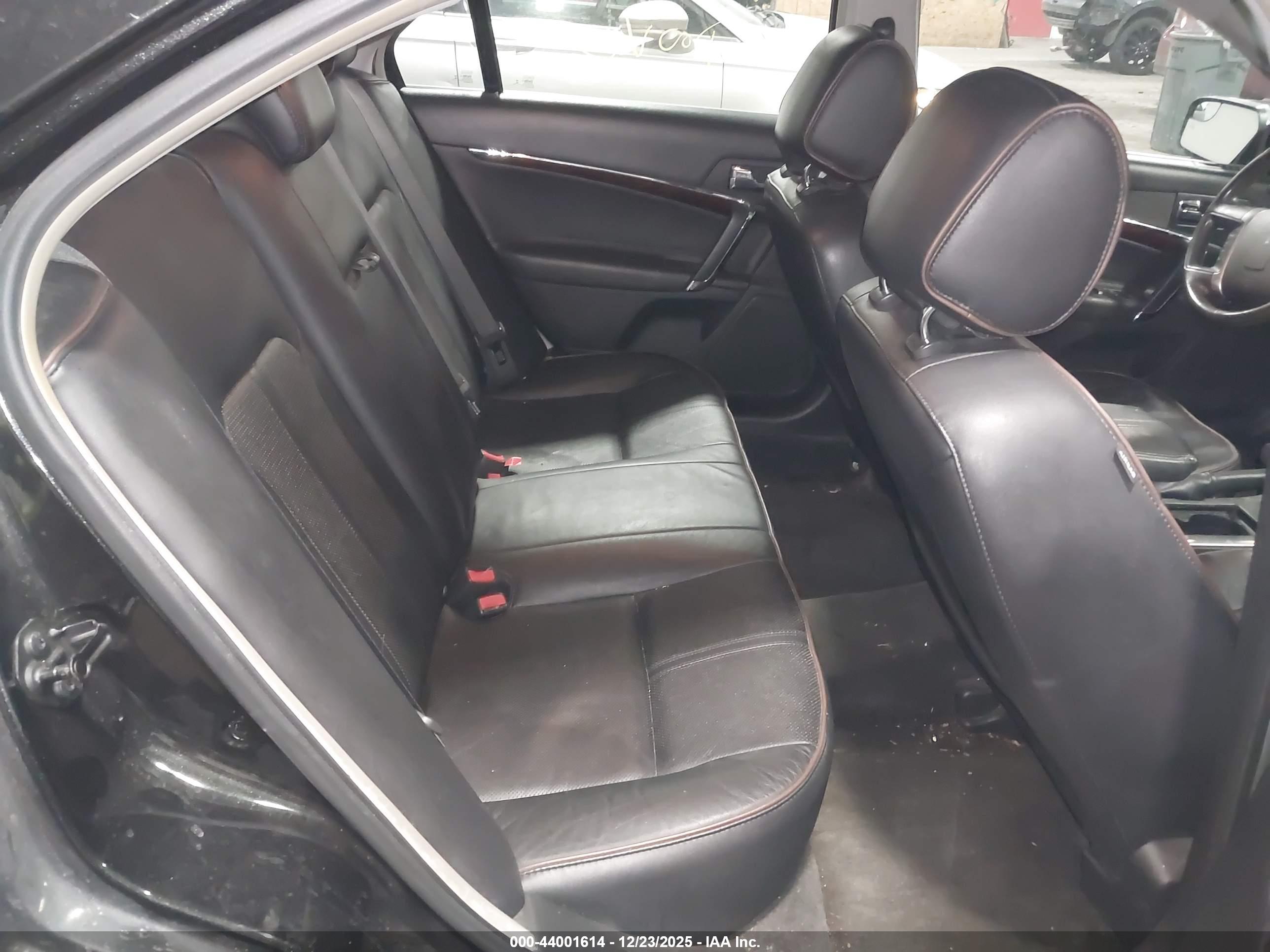 LINCOLN MKZ image 8