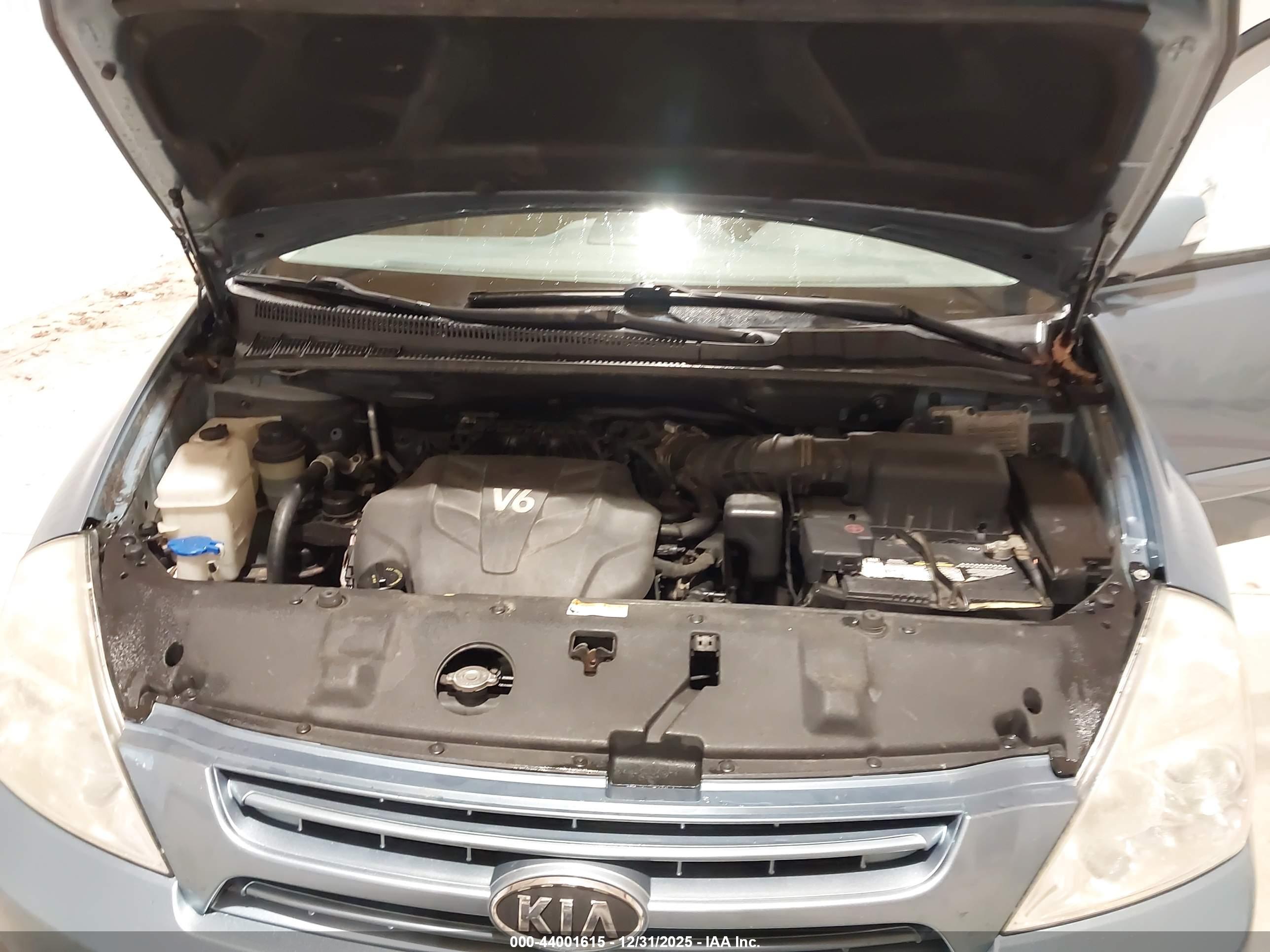 KIA SEDONA image 10