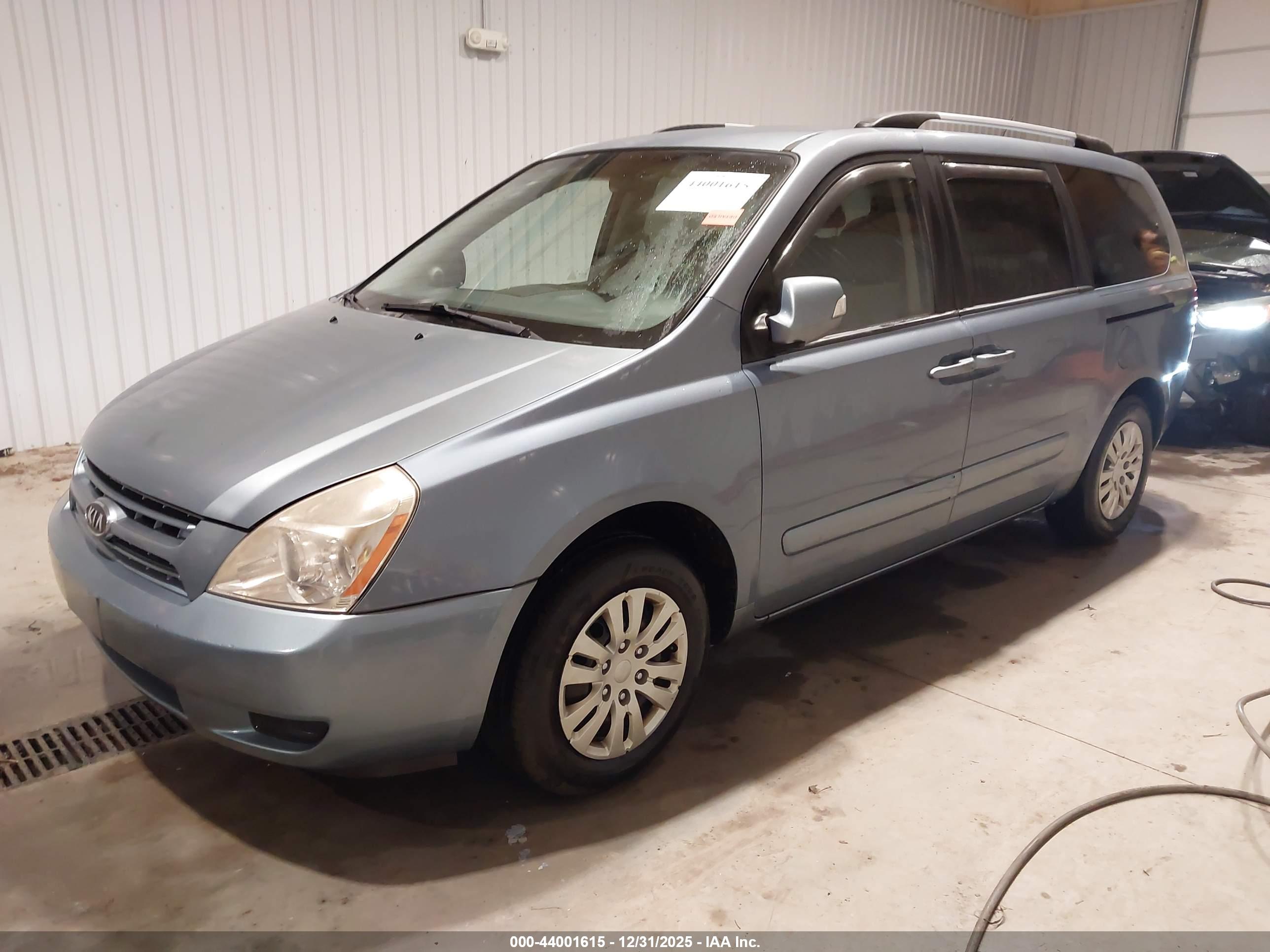 KIA SEDONA image 2