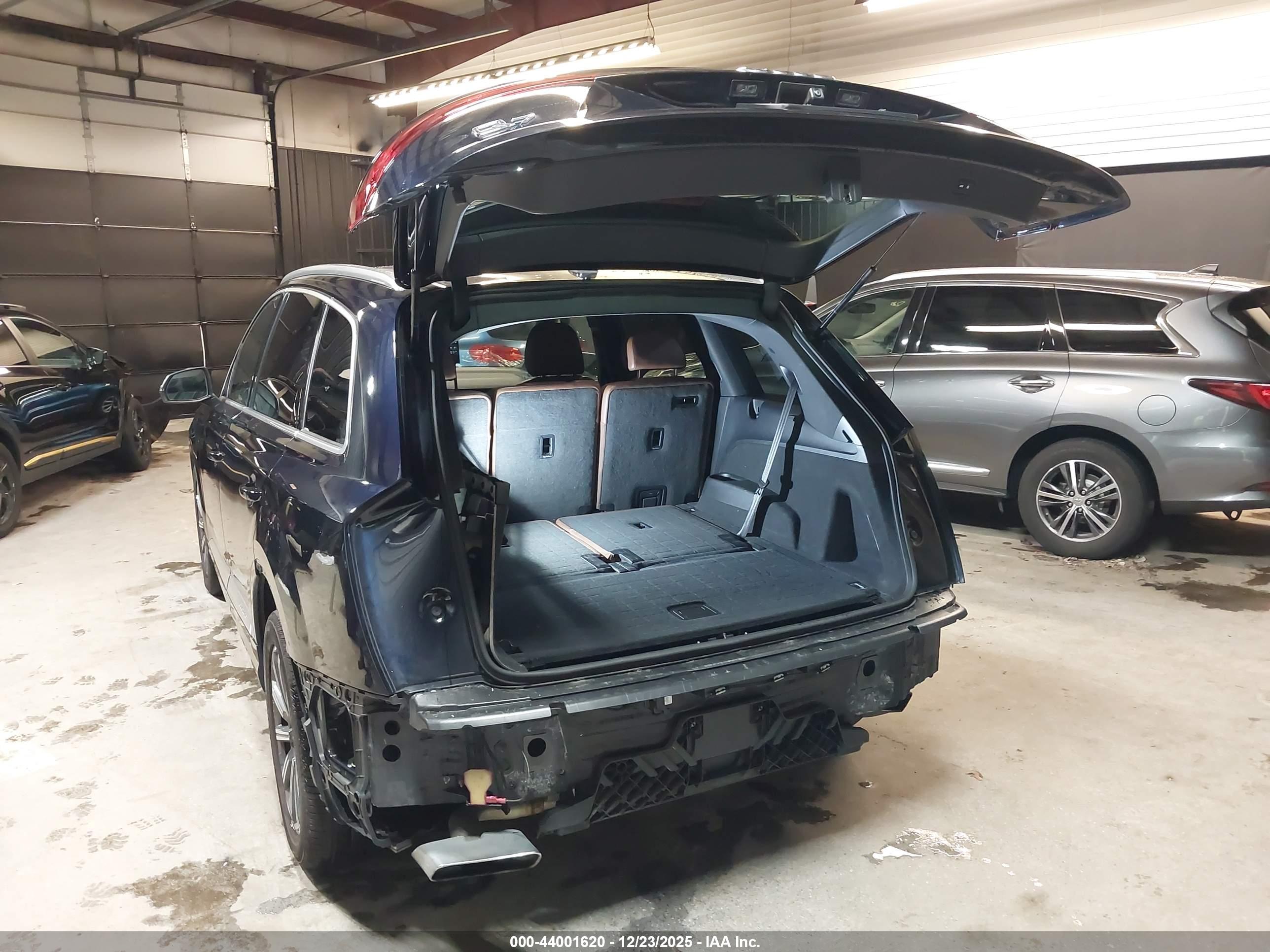 AUDI Q7 image 3