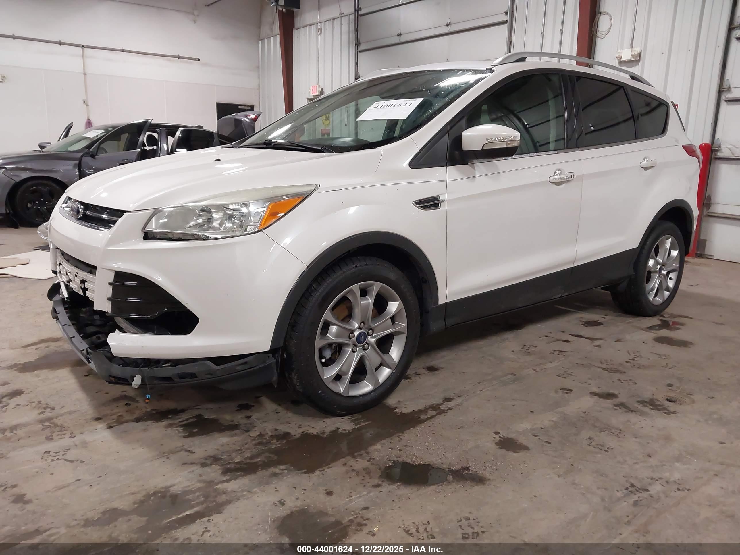 FORD ESCAPE image 2