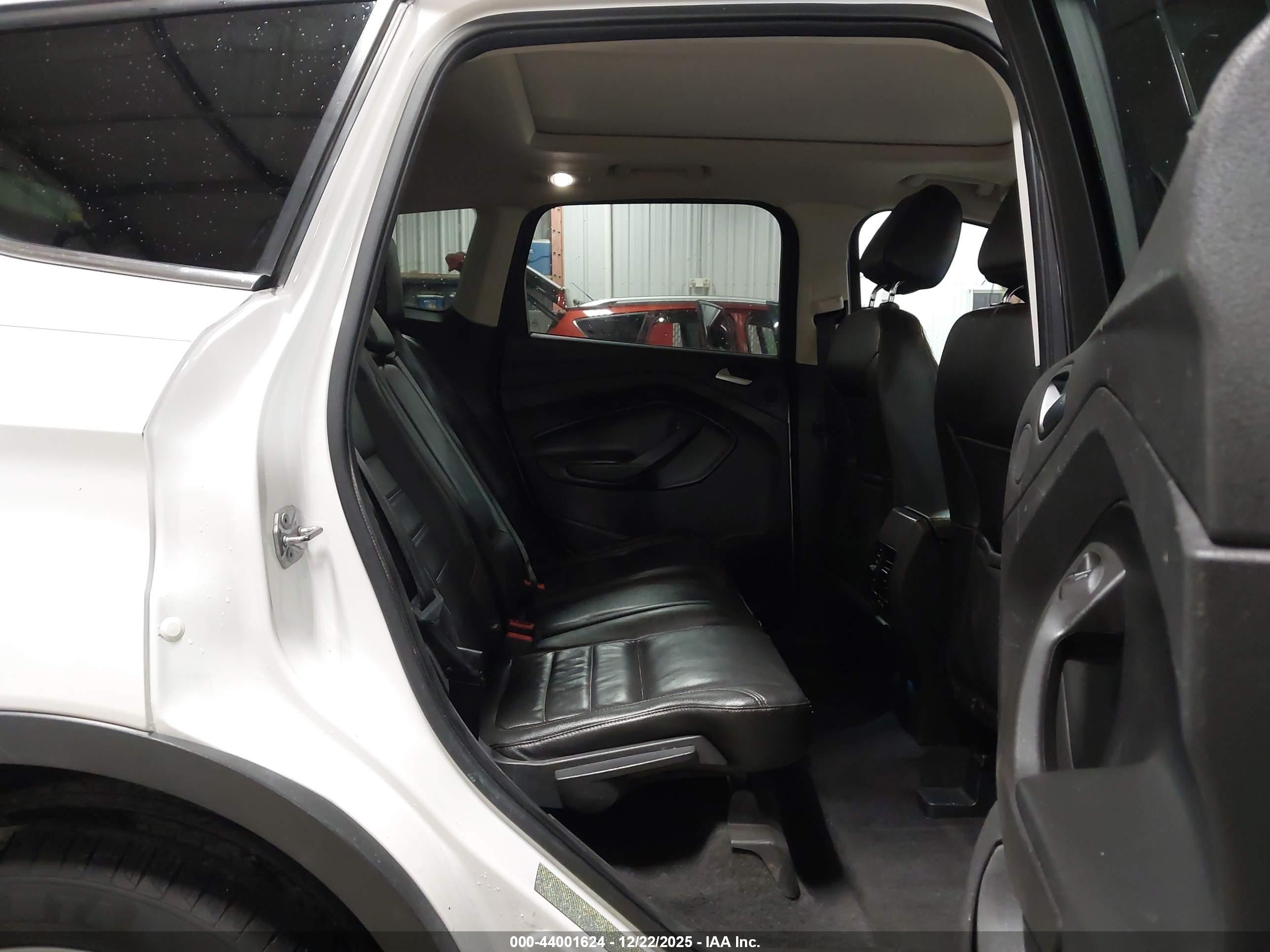 FORD ESCAPE image 8