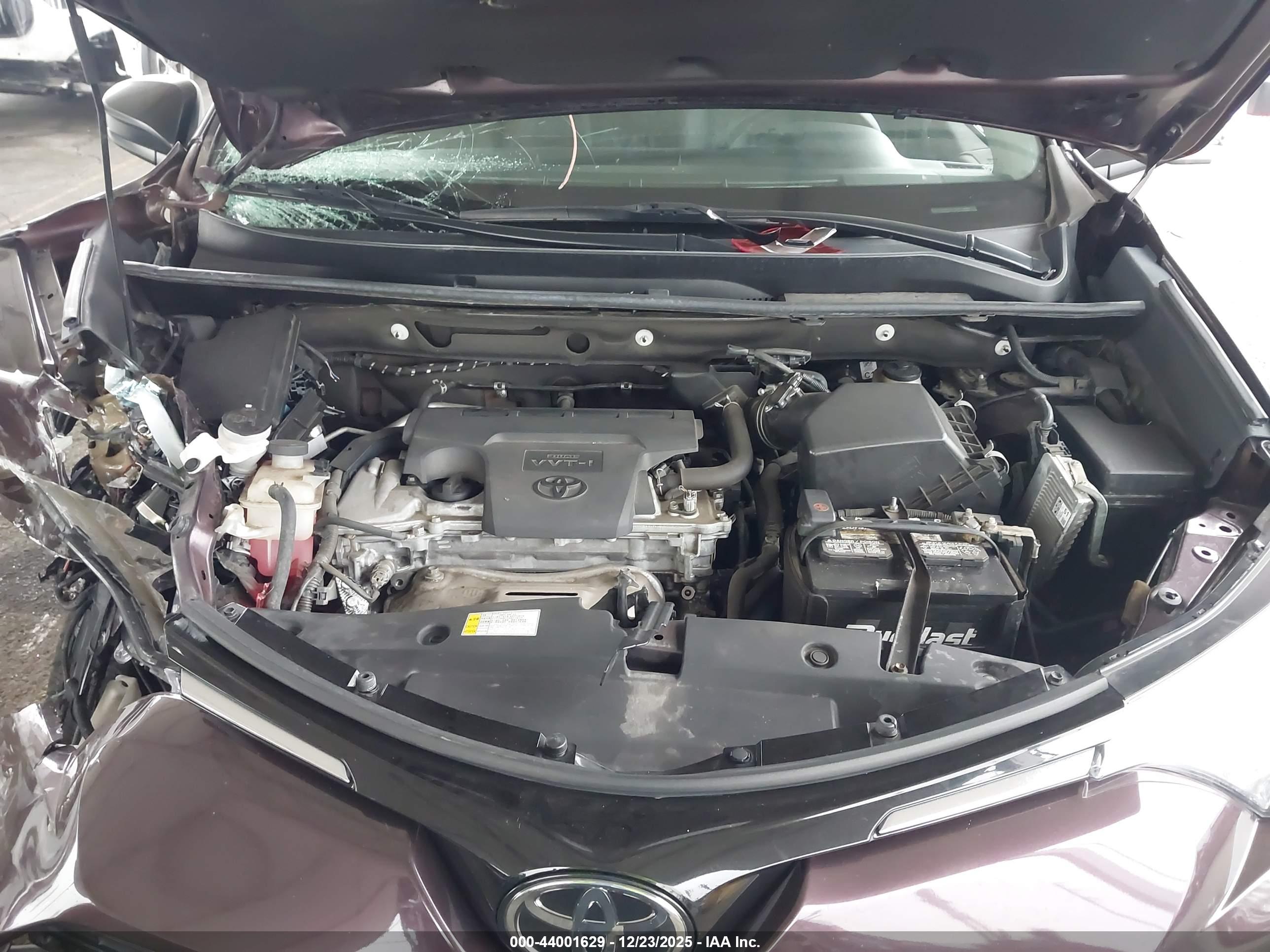 TOYOTA RAV4 image 10