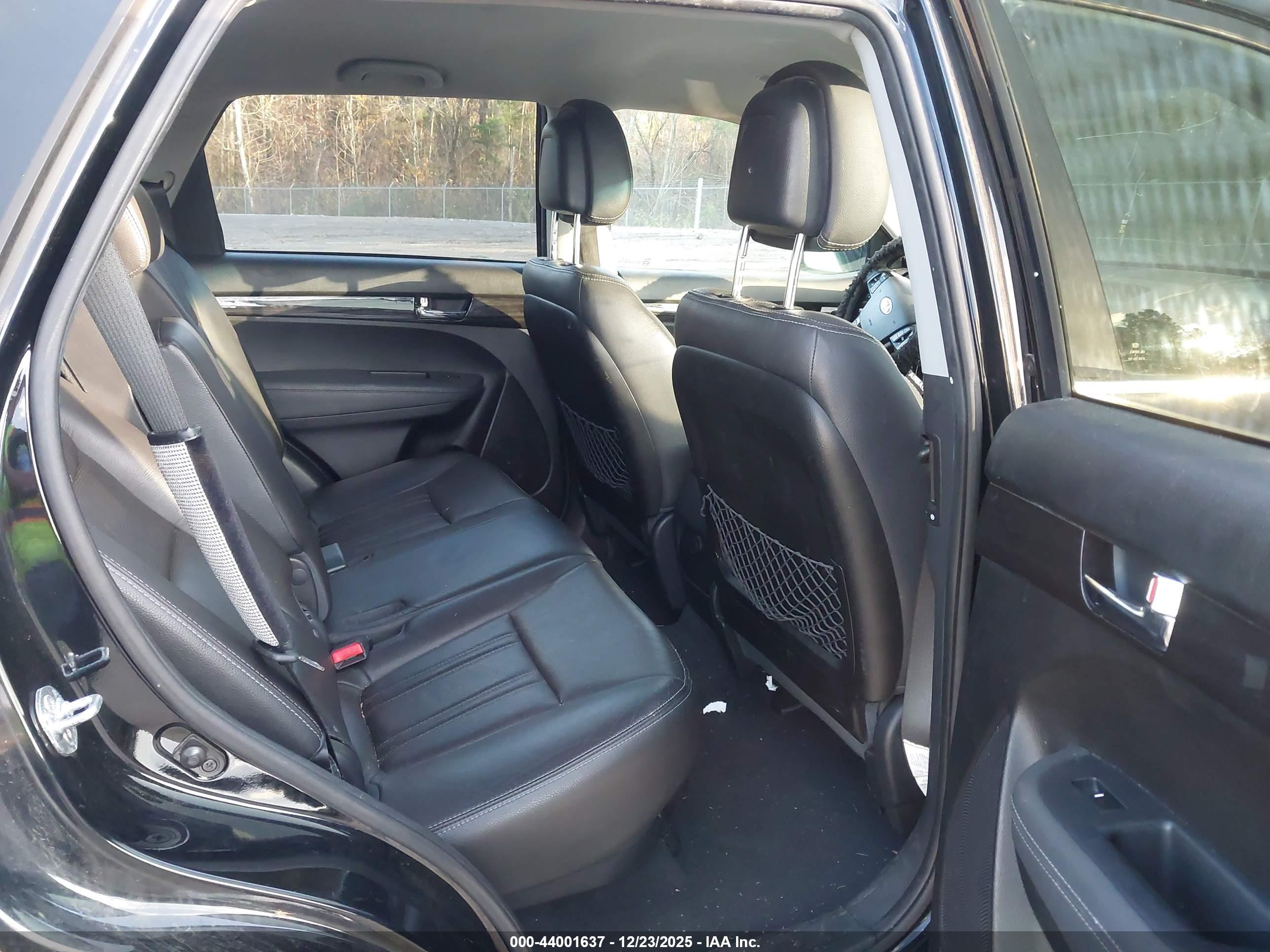 KIA SORENTO image 8
