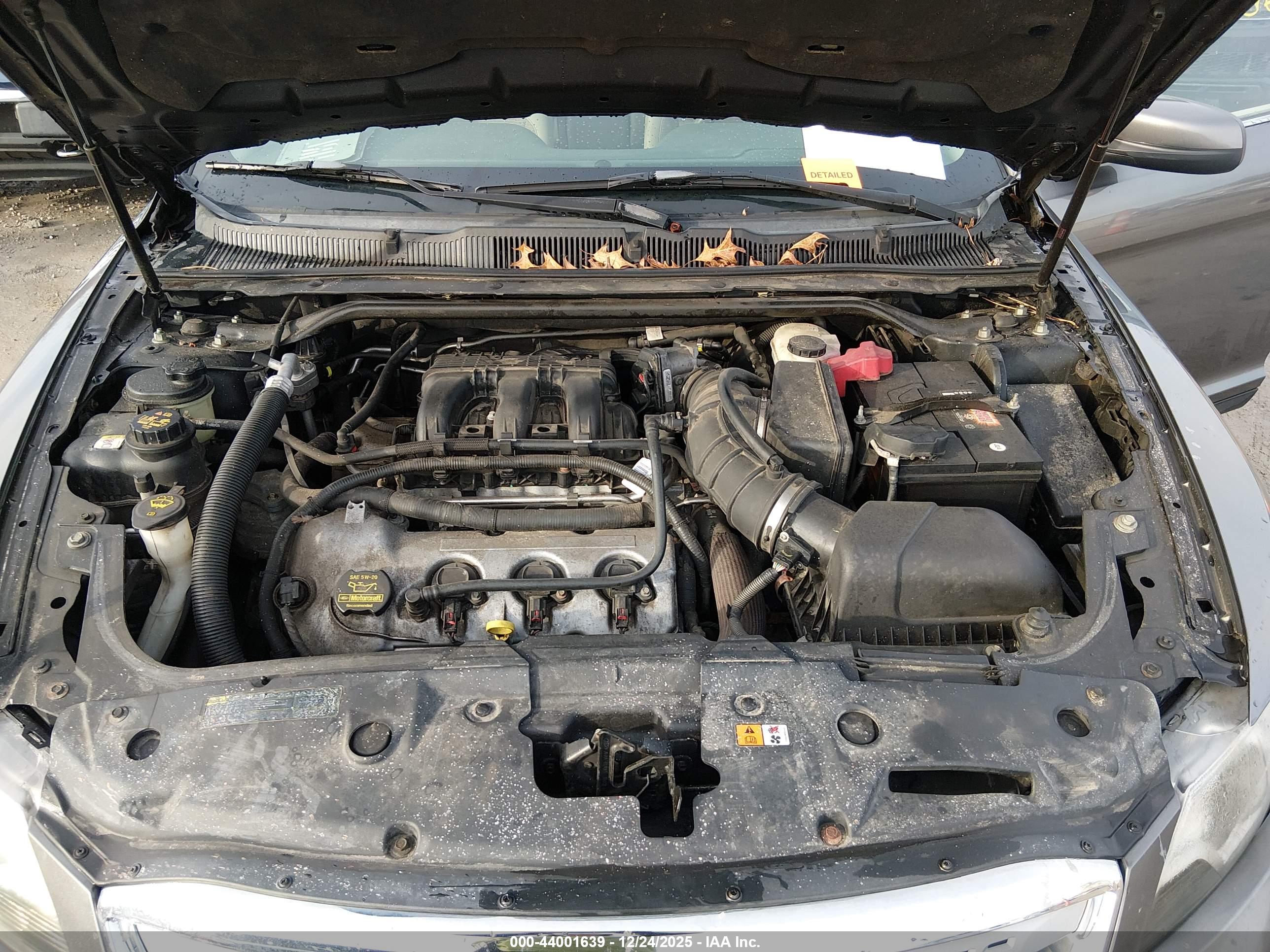FORD TAURUS image 10