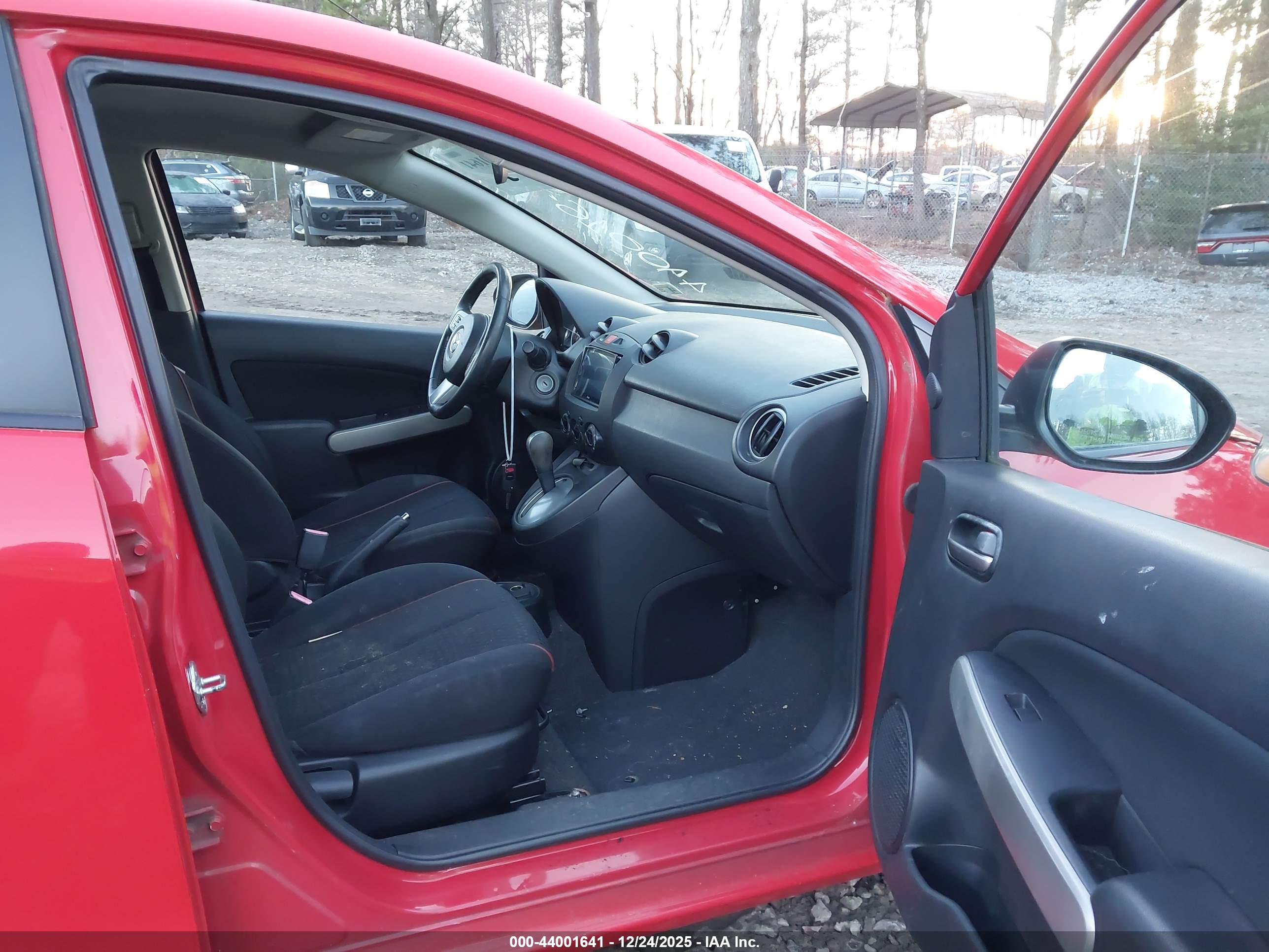 MAZDA MAZDA2 image 5