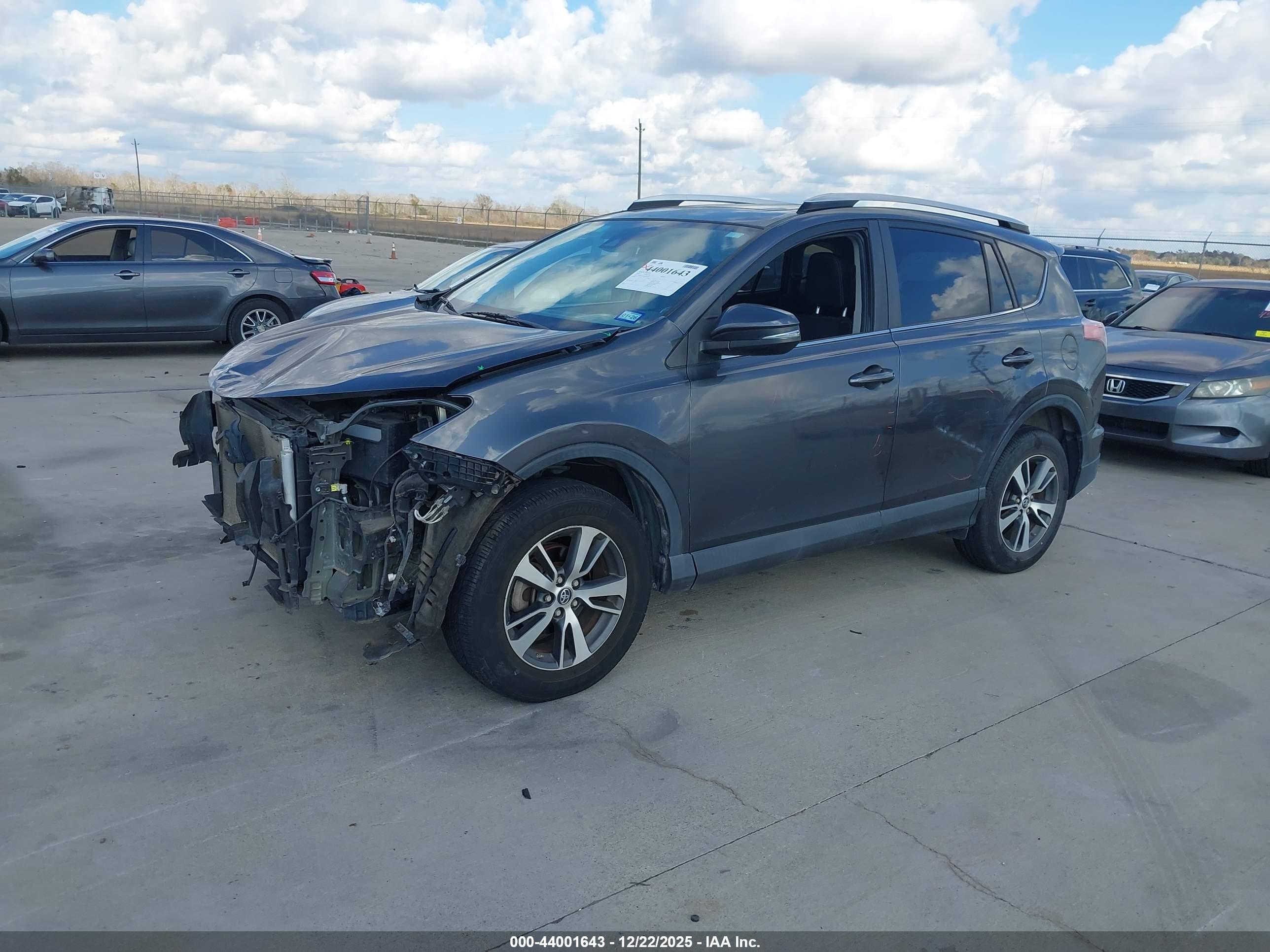 TOYOTA RAV4 image 2