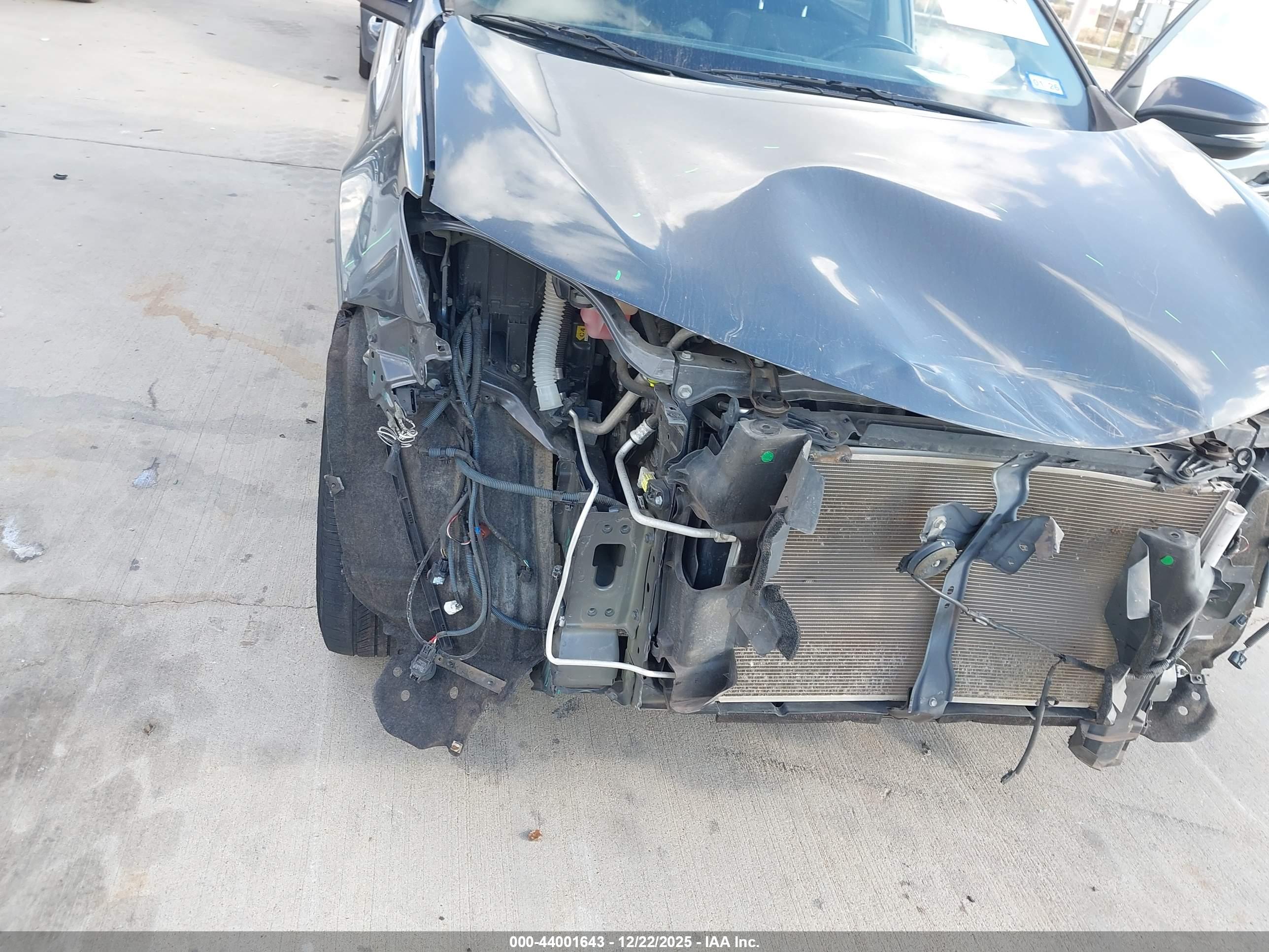 TOYOTA RAV4 image 6