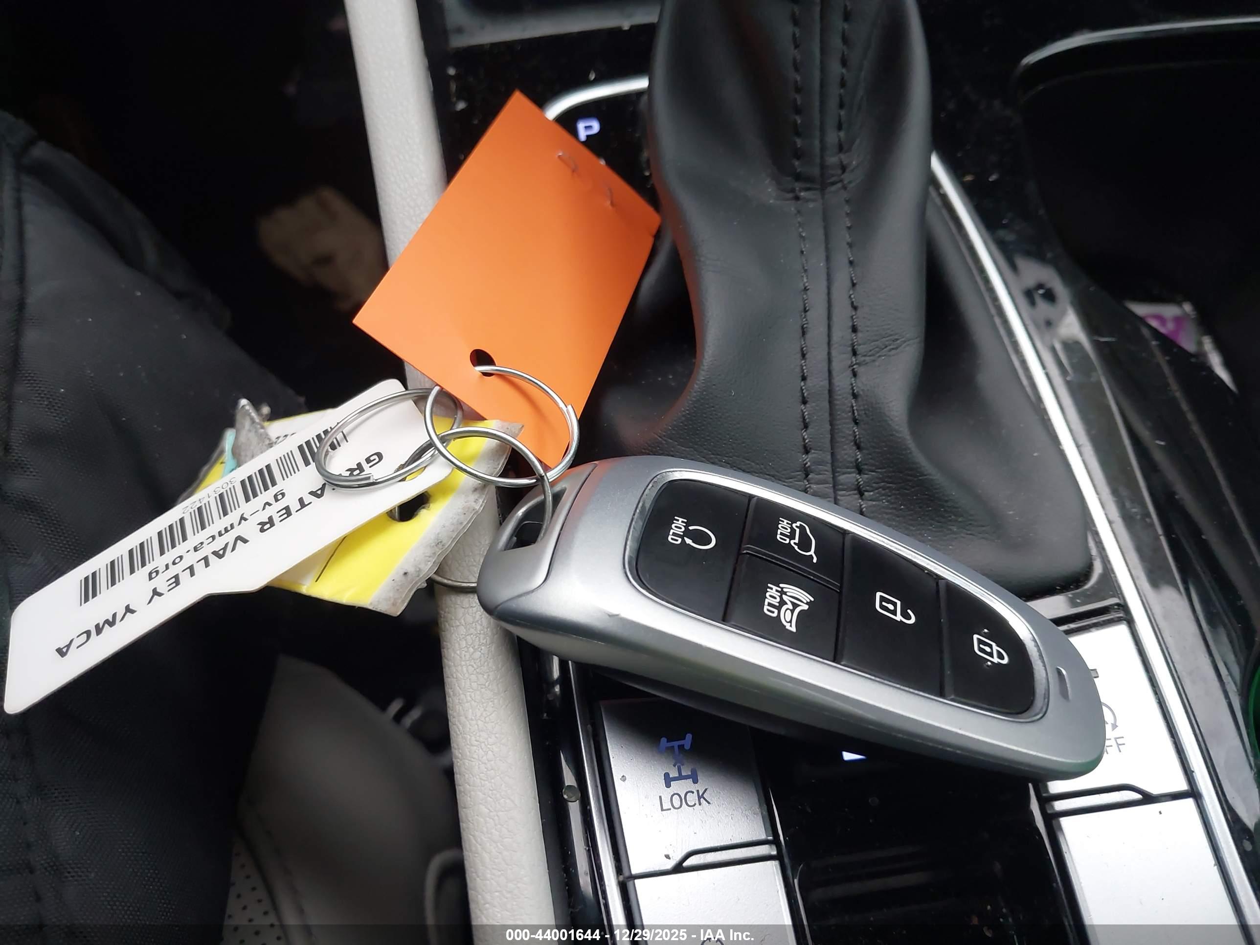 HYUNDAI TUCSON image 11