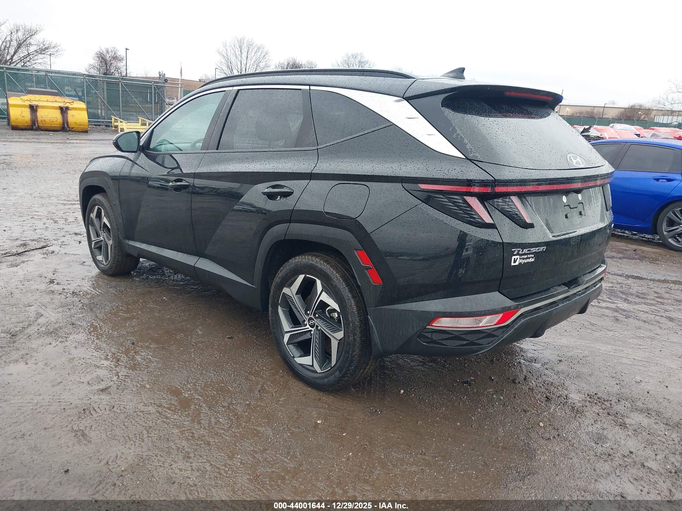 HYUNDAI TUCSON image 3
