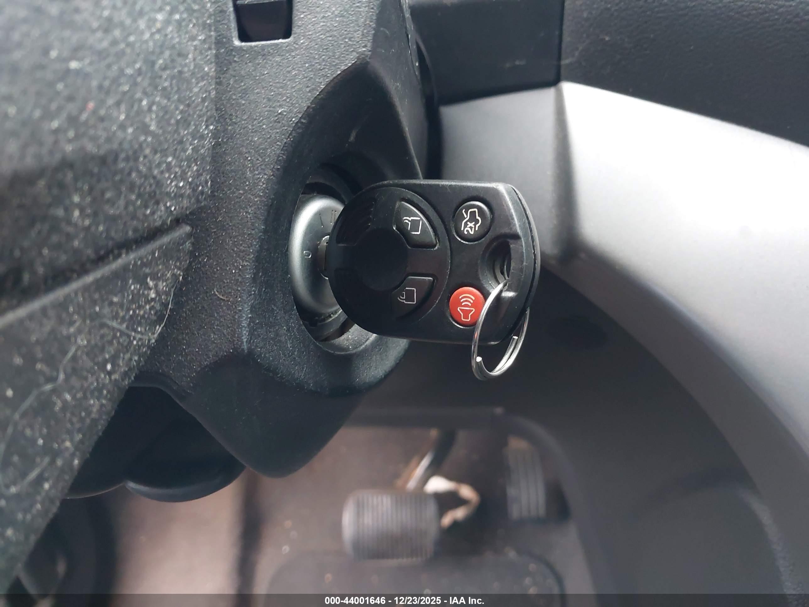 FORD C-MAX image 11