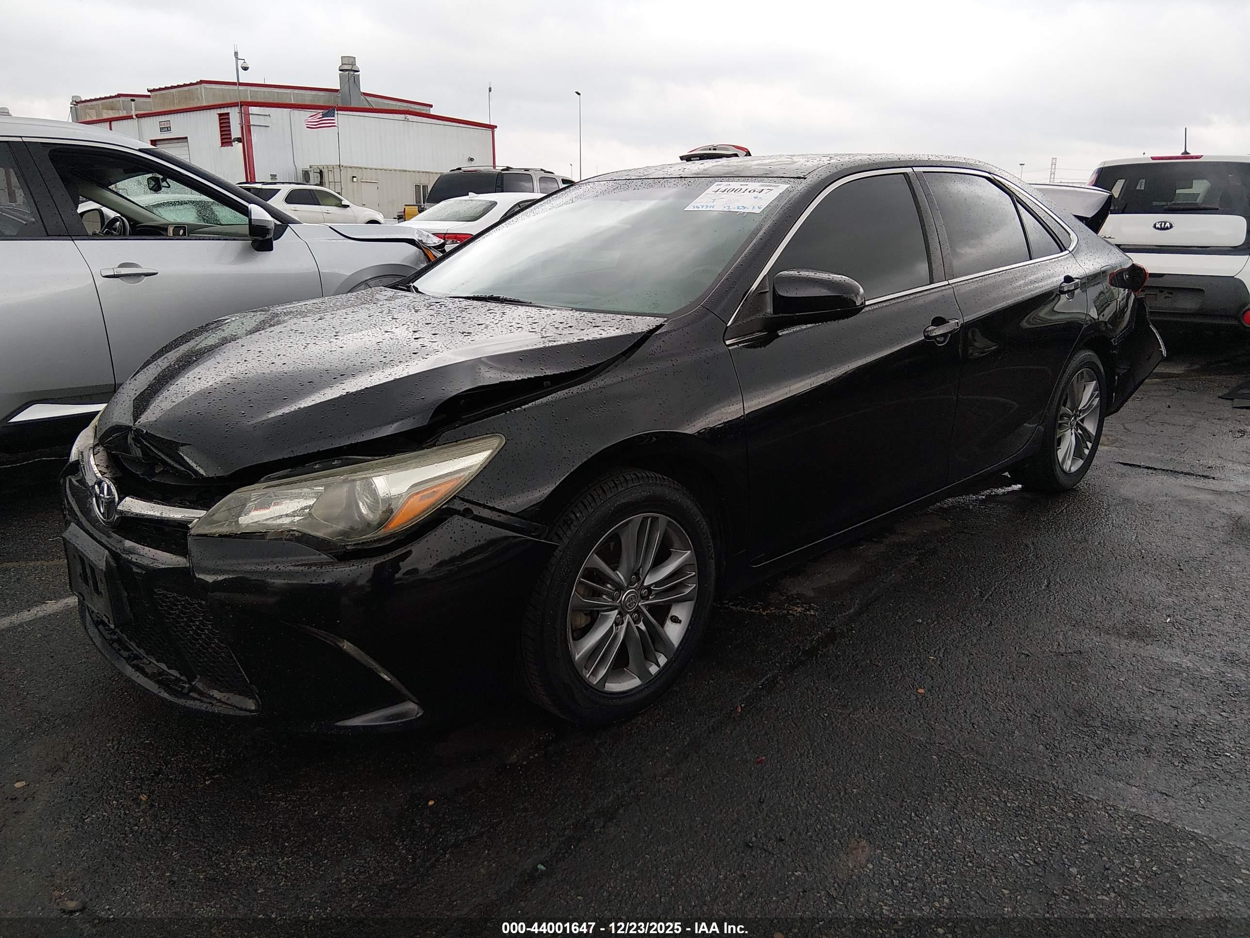 TOYOTA CAMRY image 2