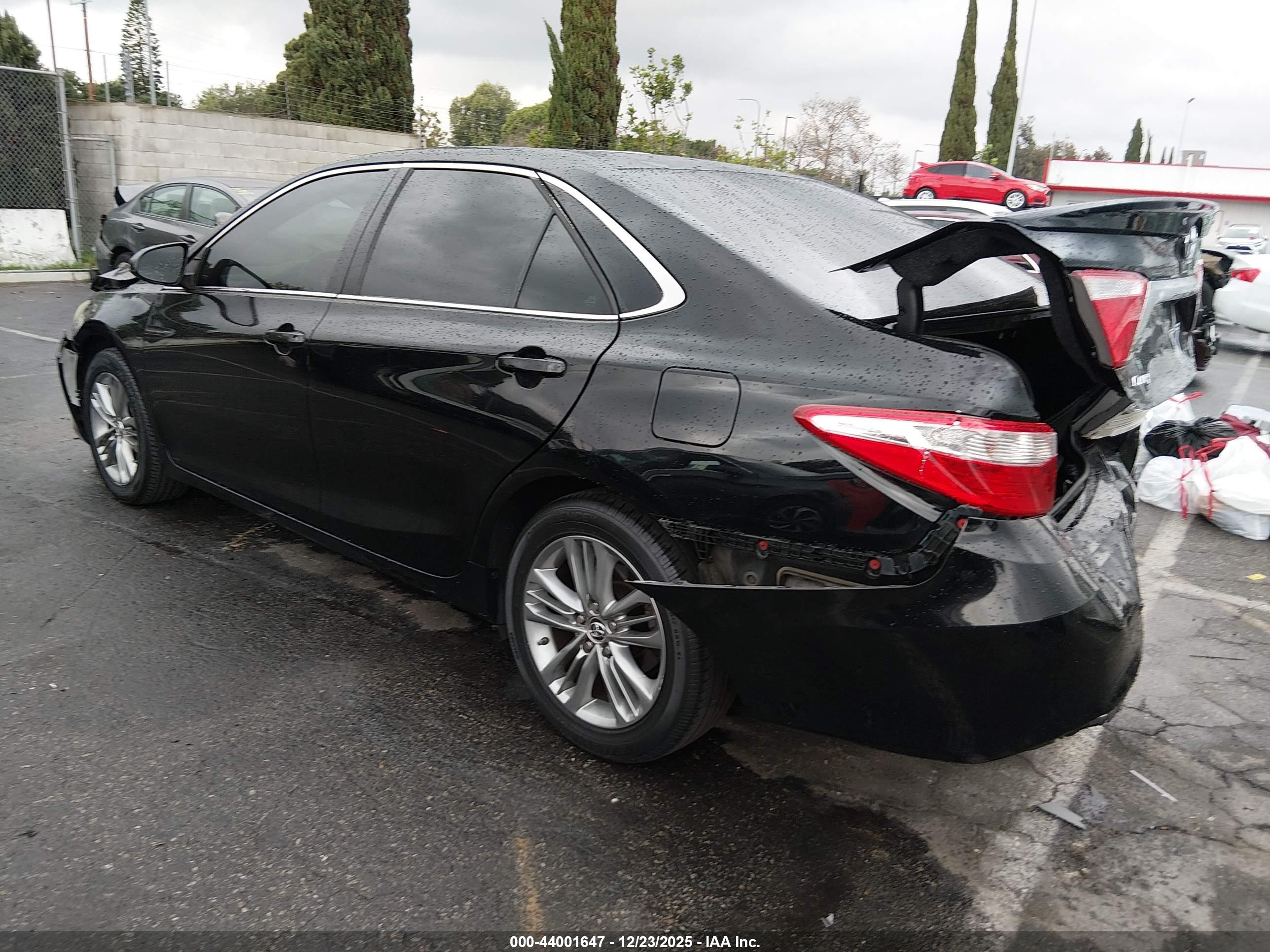 TOYOTA CAMRY image 3