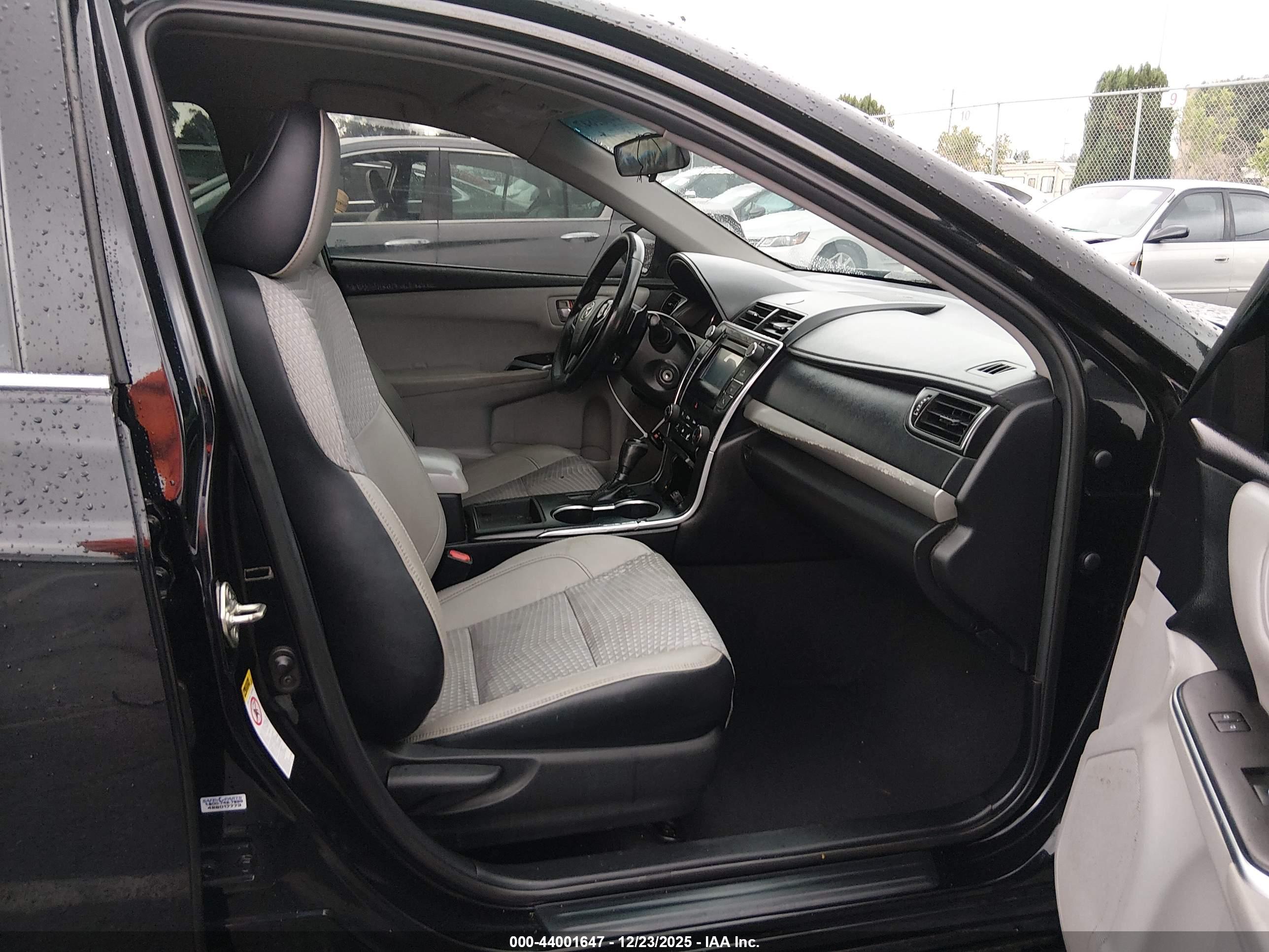 TOYOTA CAMRY image 5