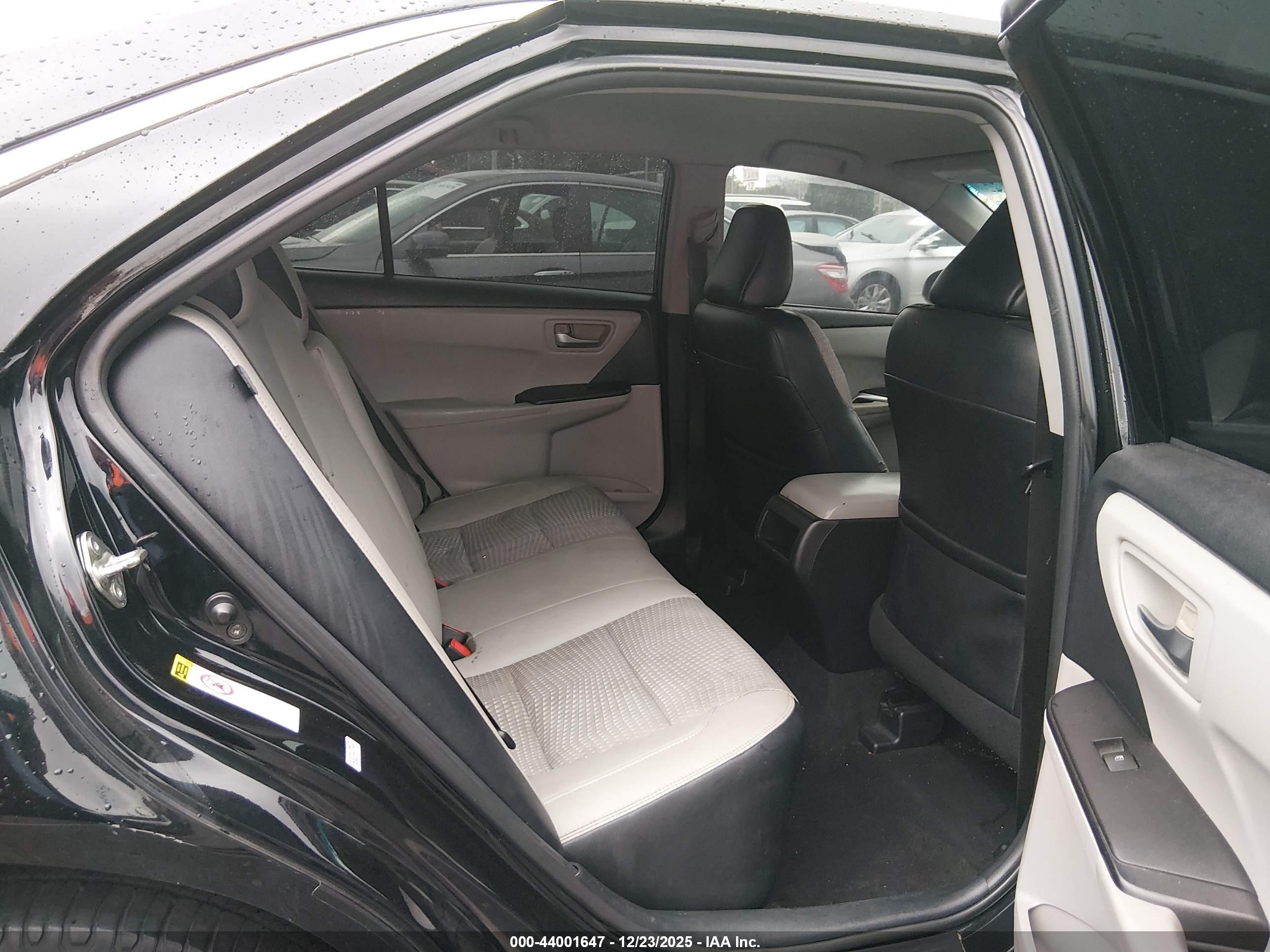 TOYOTA CAMRY image 8