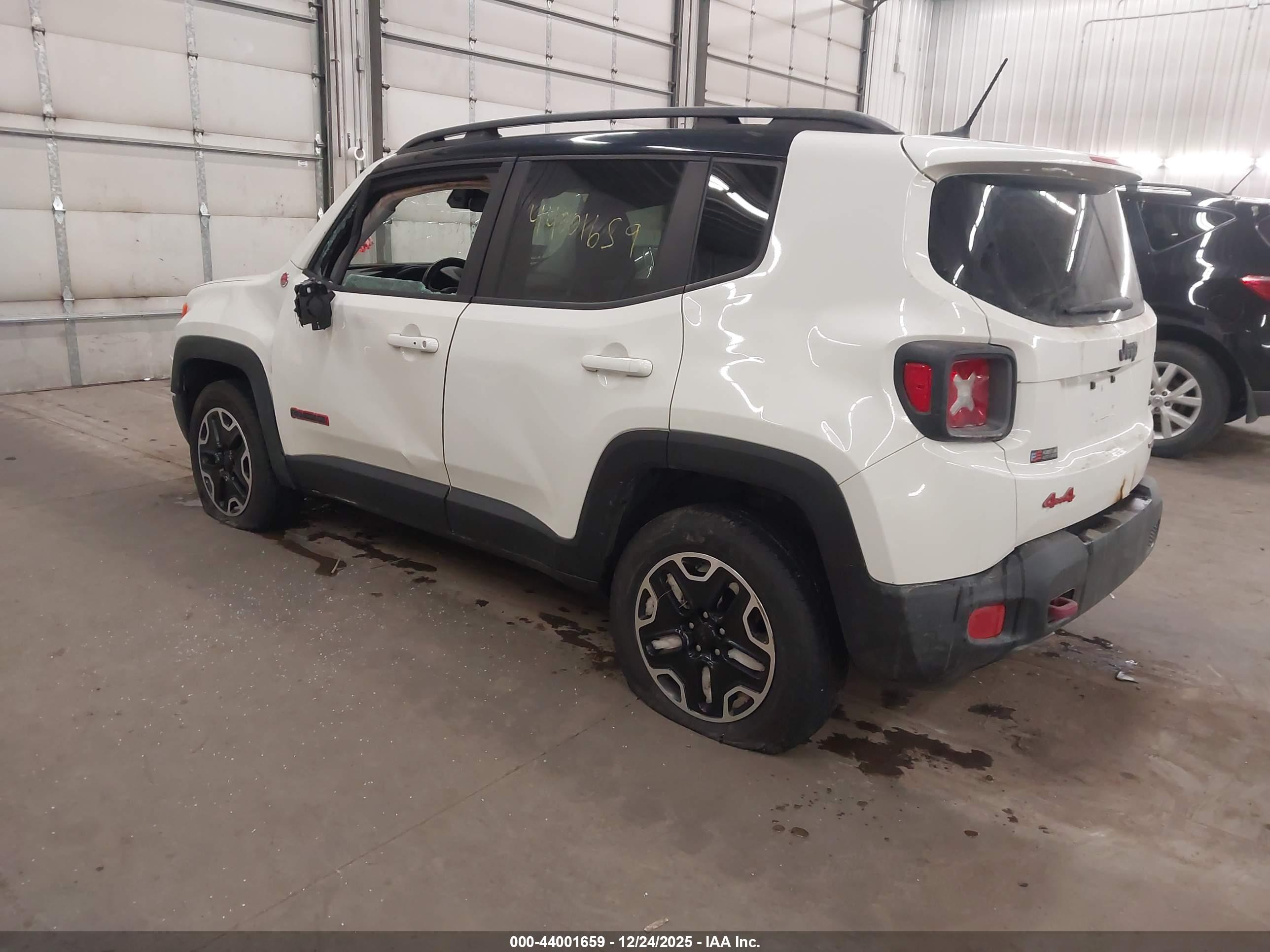 JEEP RENEGADE image 3