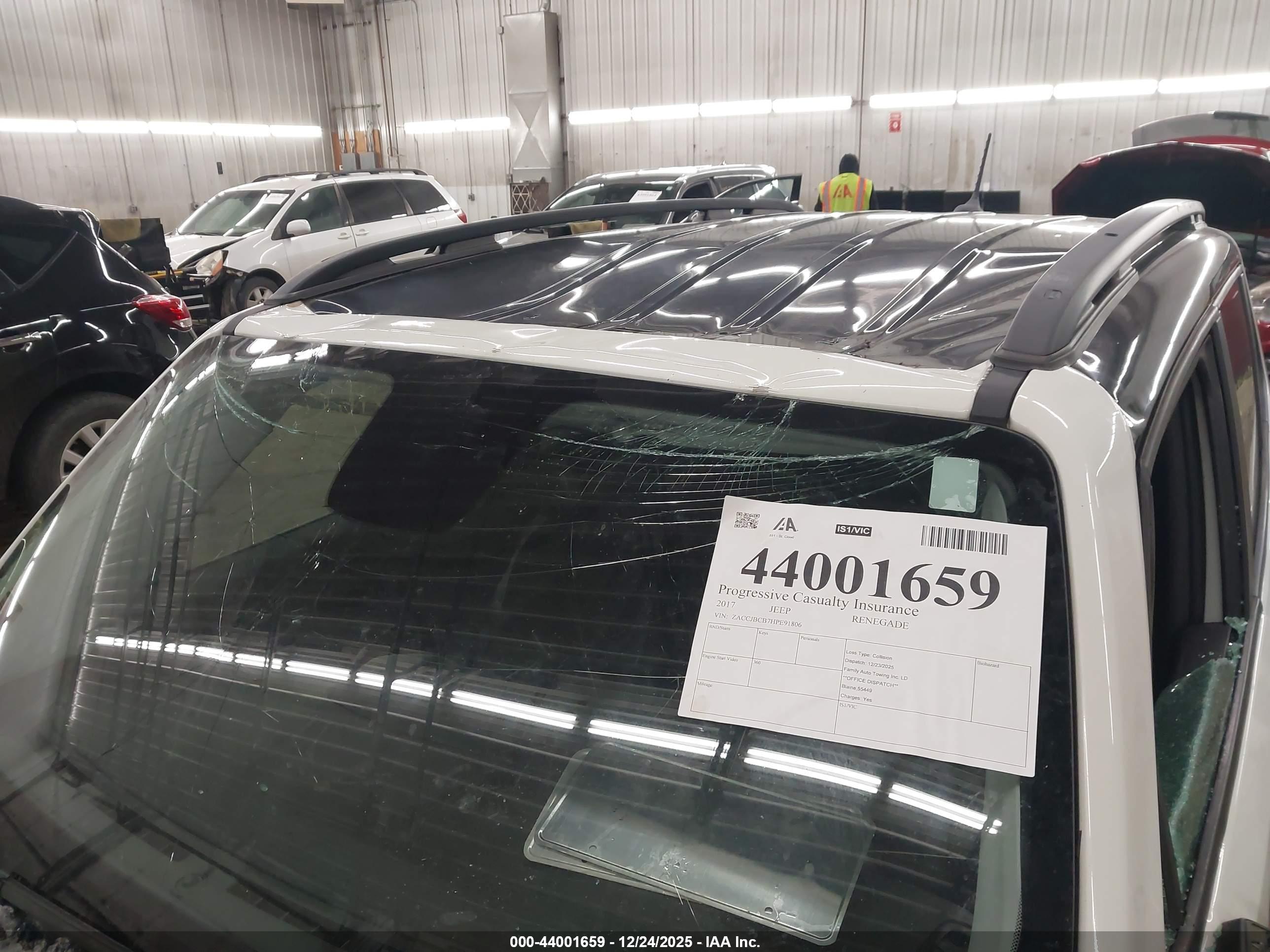 JEEP RENEGADE image 6