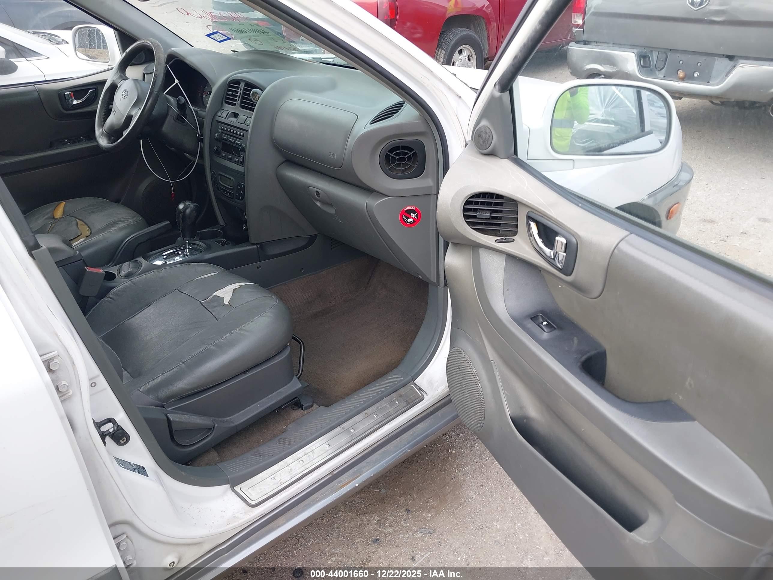 HYUNDAI SANTA image 5